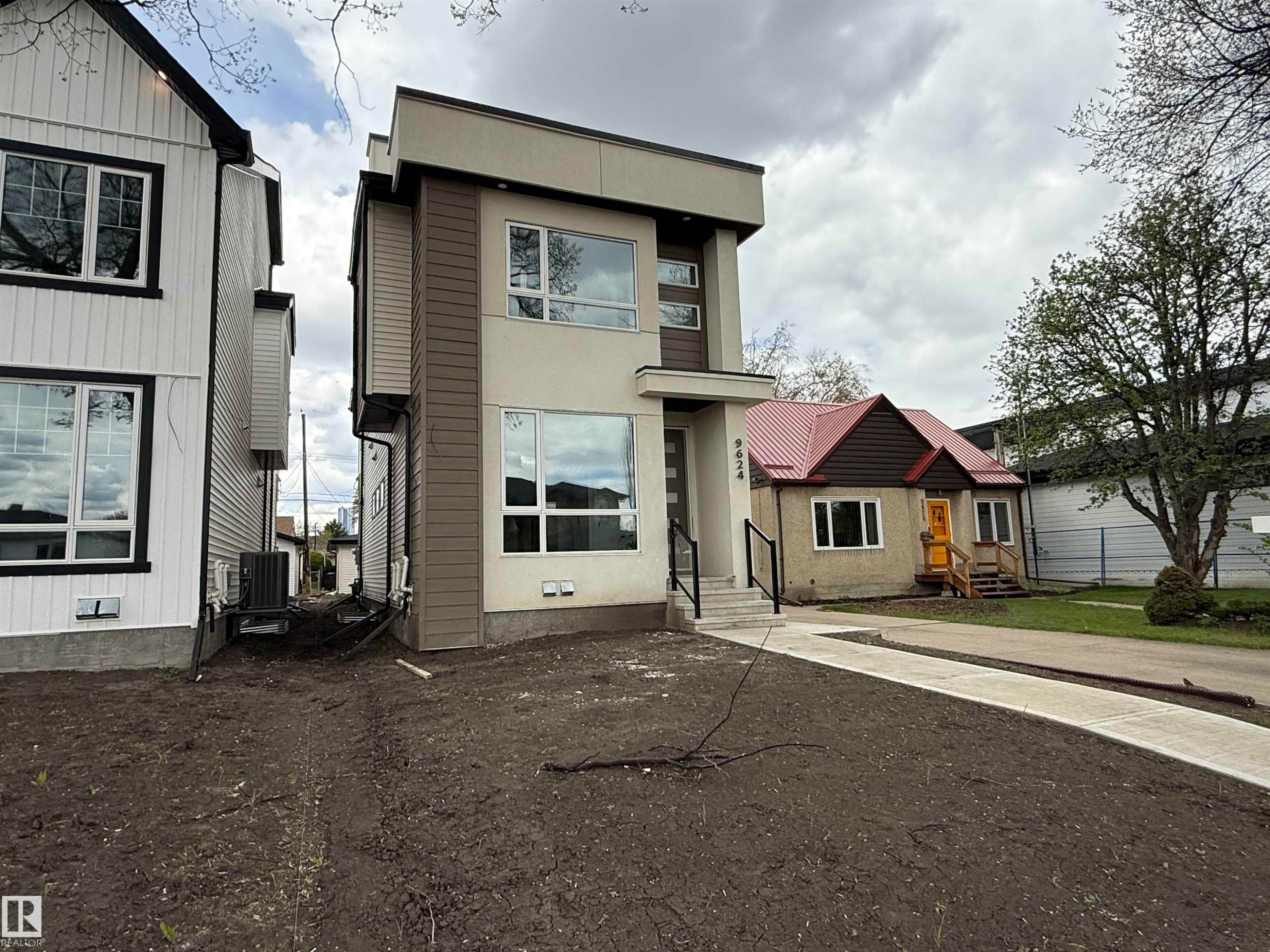 9624 86 Street Nw, Edmonton, AB - Outdoor