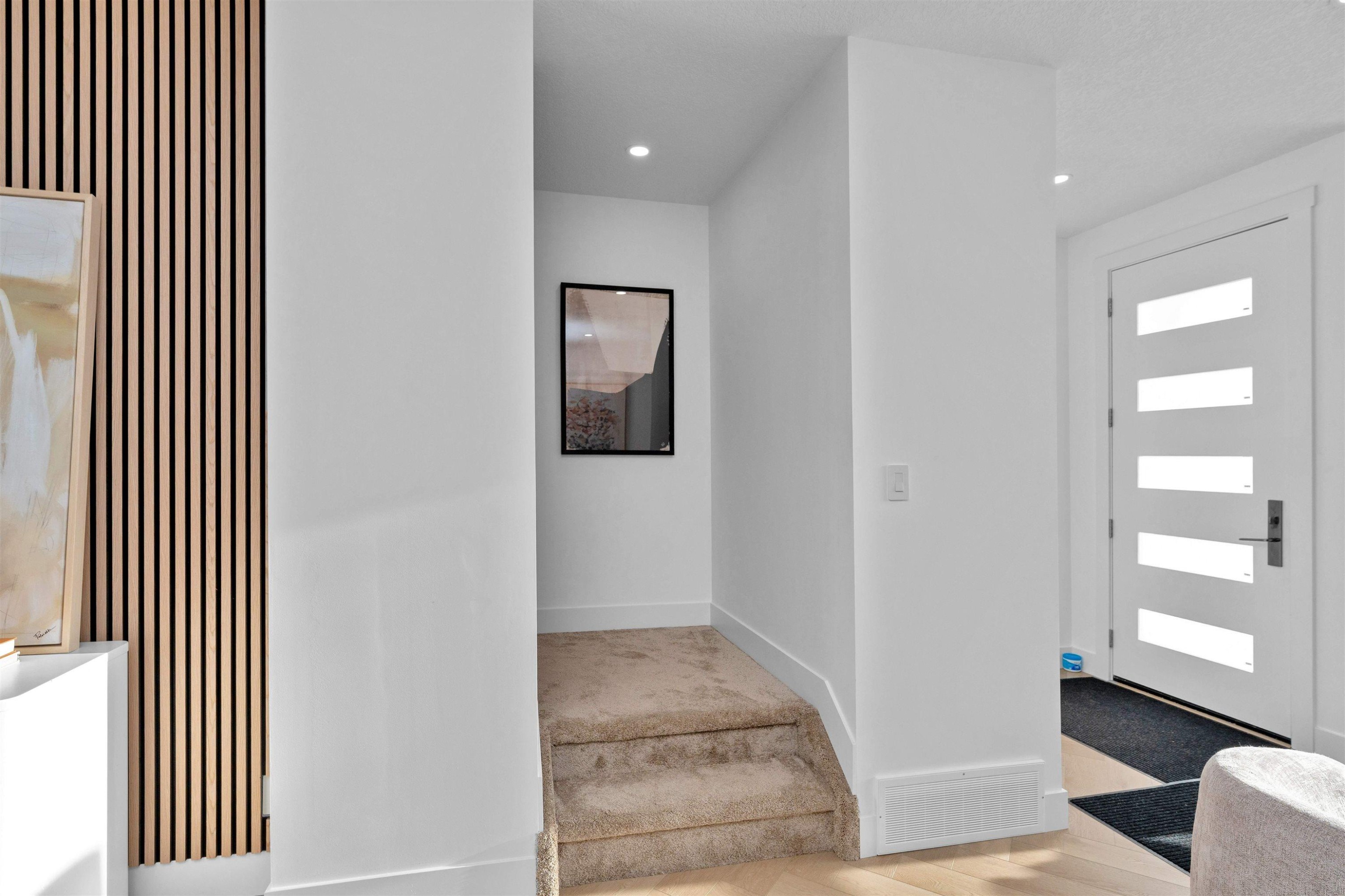 9624 86 Street Nw, Edmonton, AB - Indoor Photo Showing Other Room