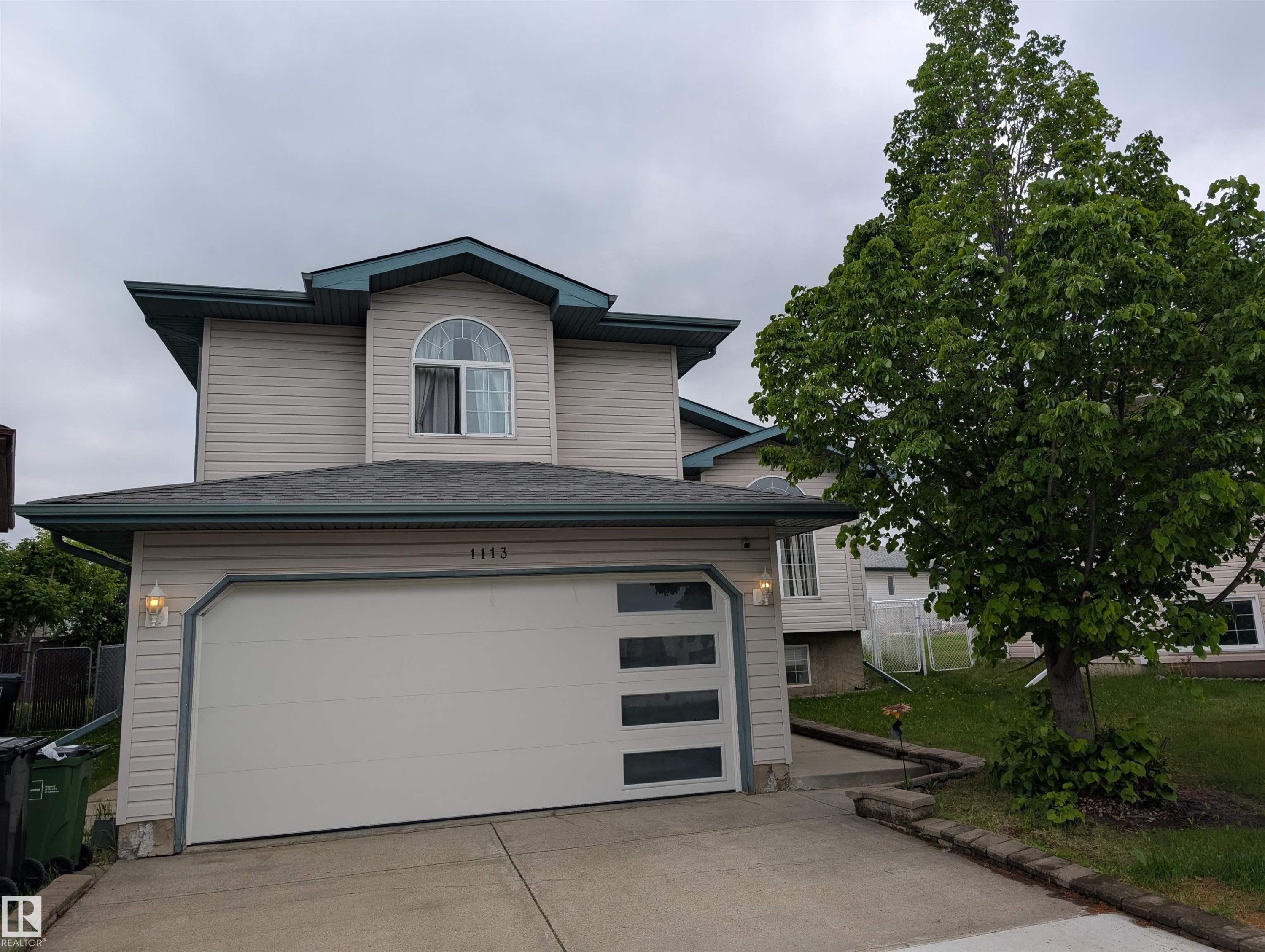1113 Hermitage Road, Edmonton, AB