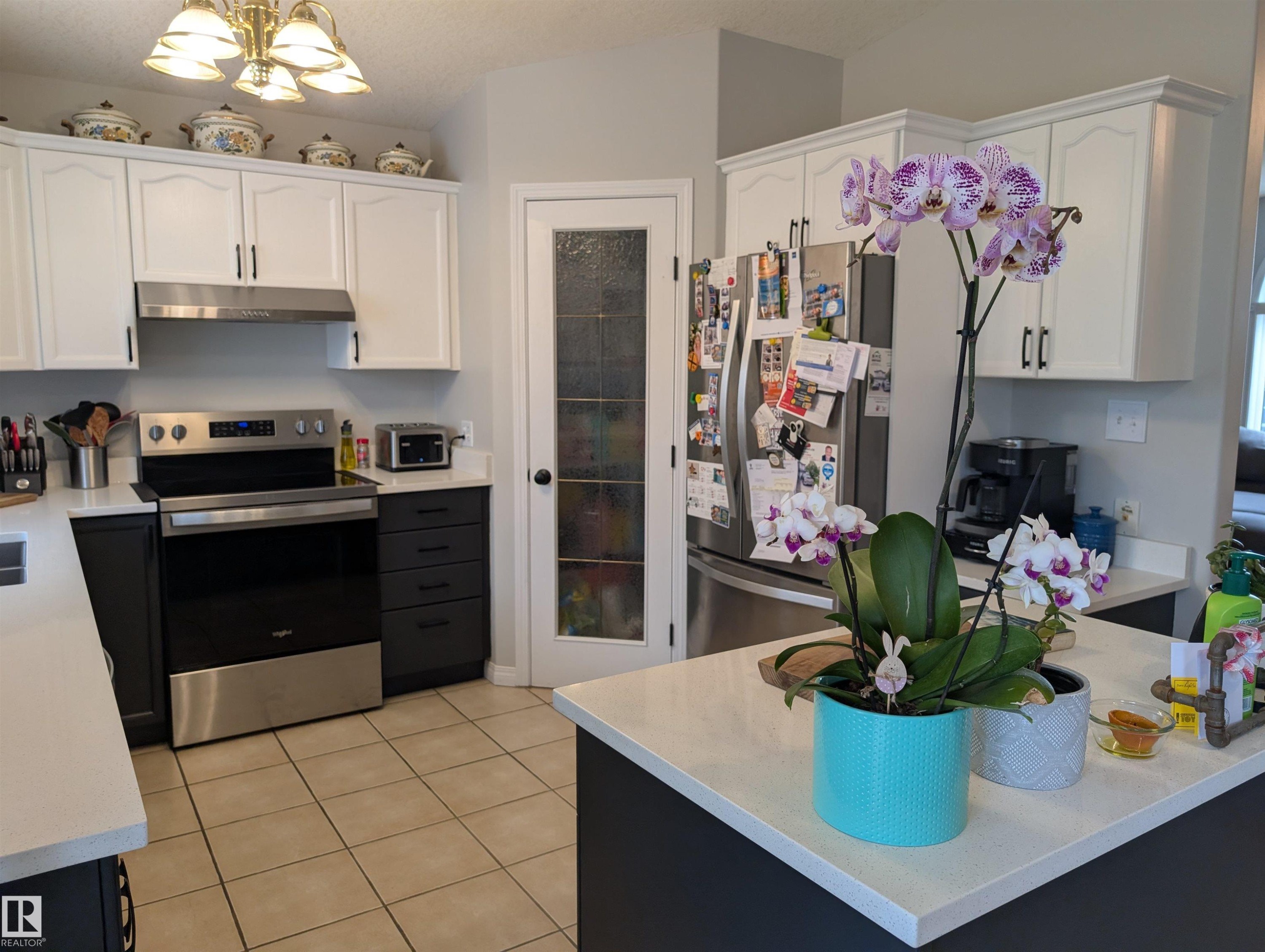 1113 Hermitage Road, Edmonton, AB