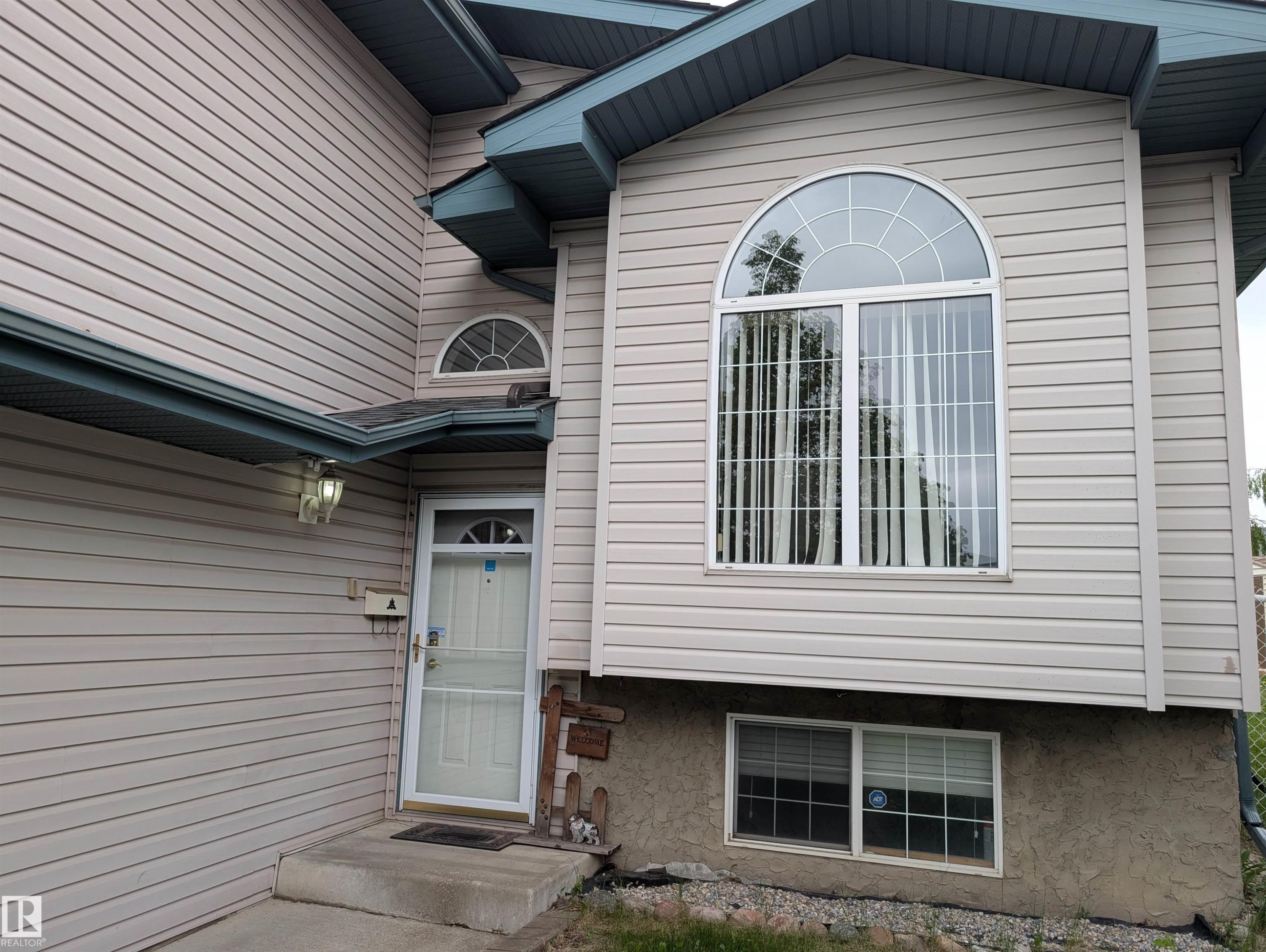 1113 Hermitage Road, Edmonton, AB