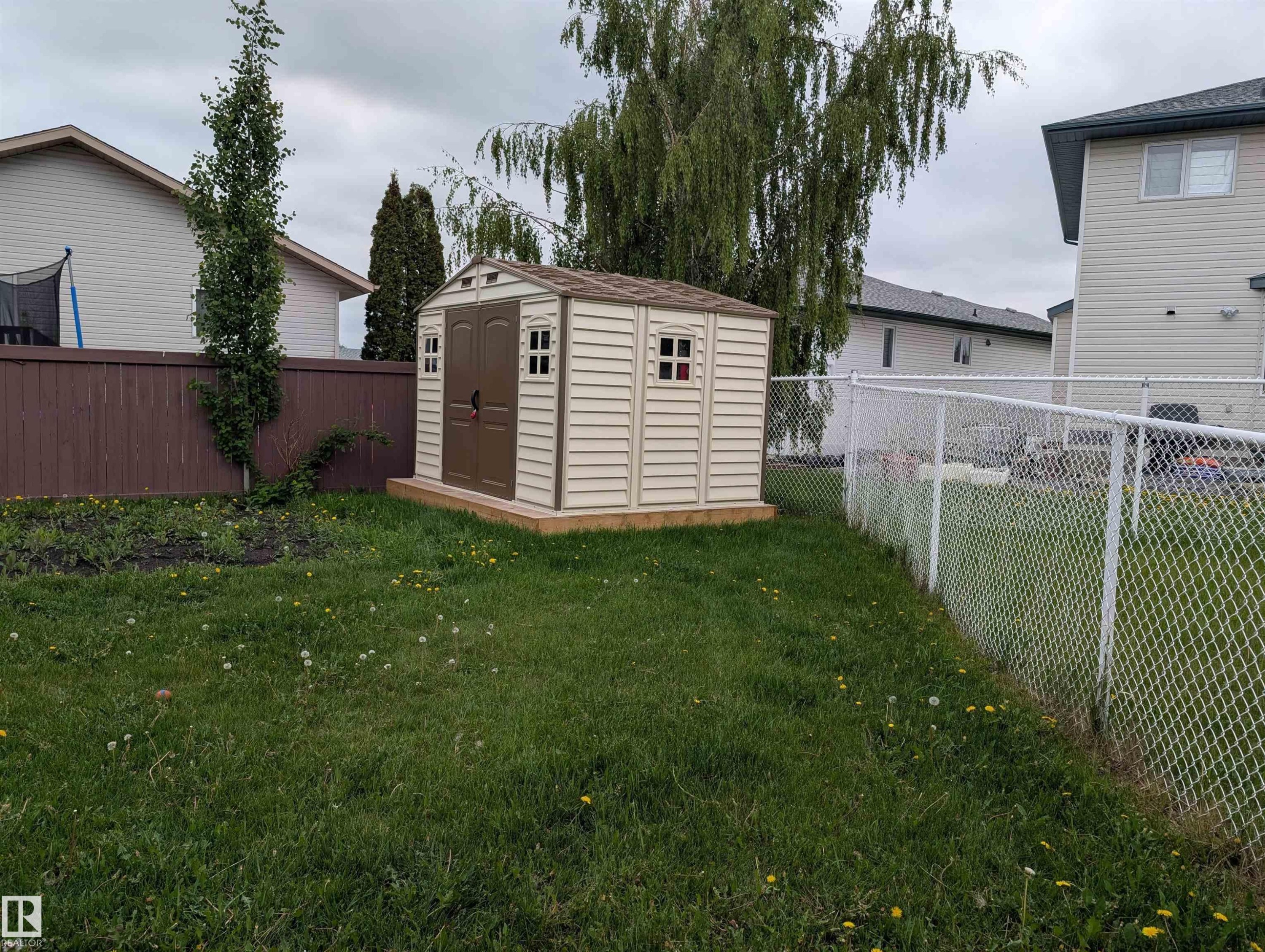 1113 Hermitage Road, Edmonton, AB