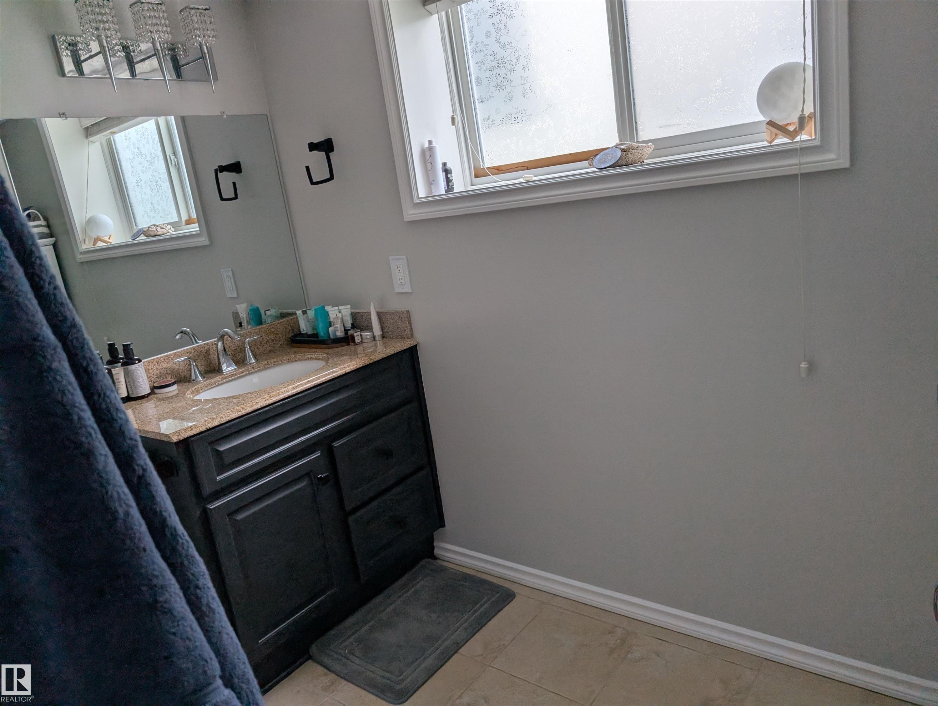 1113 Hermitage Road, Edmonton, AB