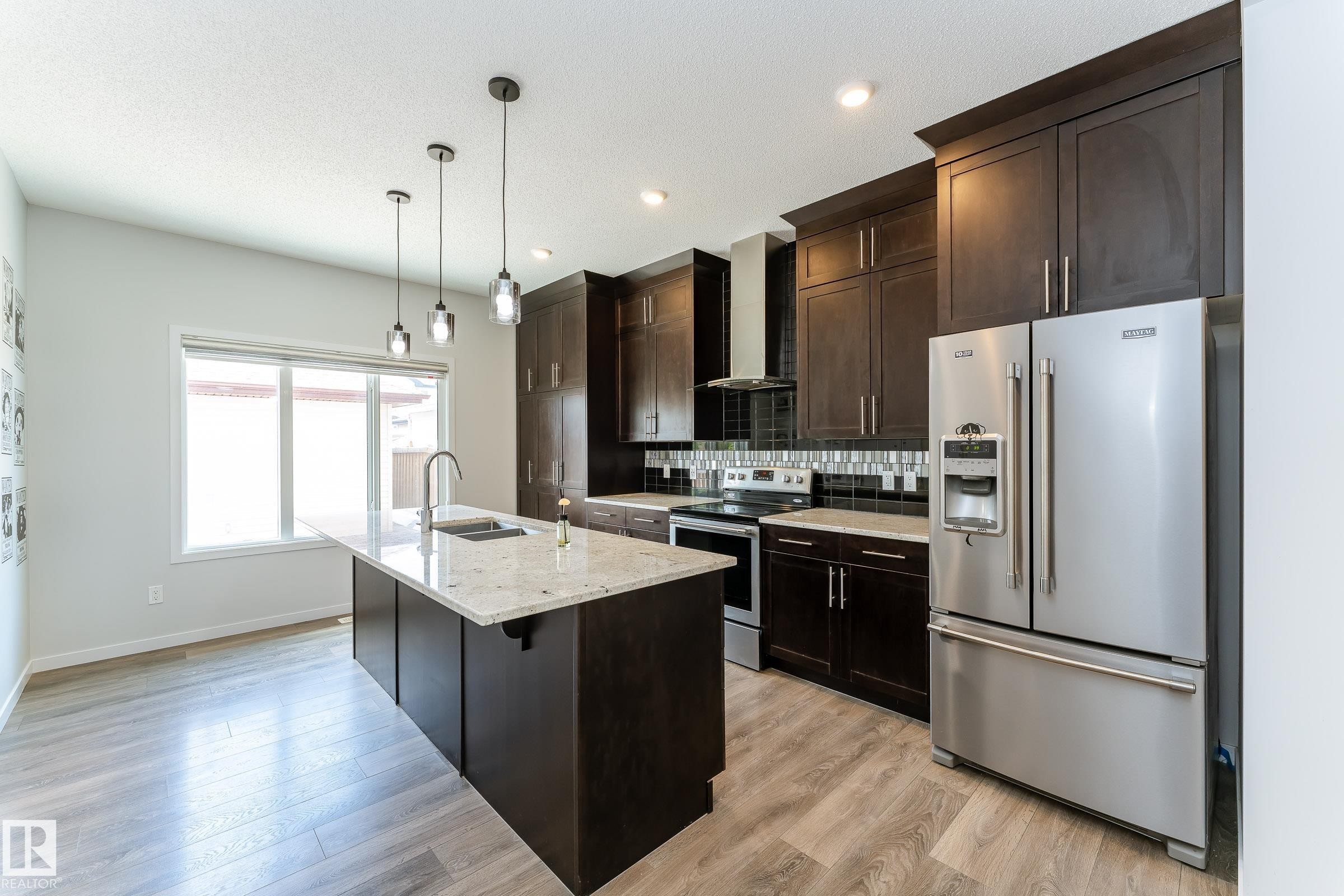 4022 Allan Crescent Sw, Edmonton, AB - Indoor Photo Showing Kitchen With Double Sink With Upgraded Kitchen