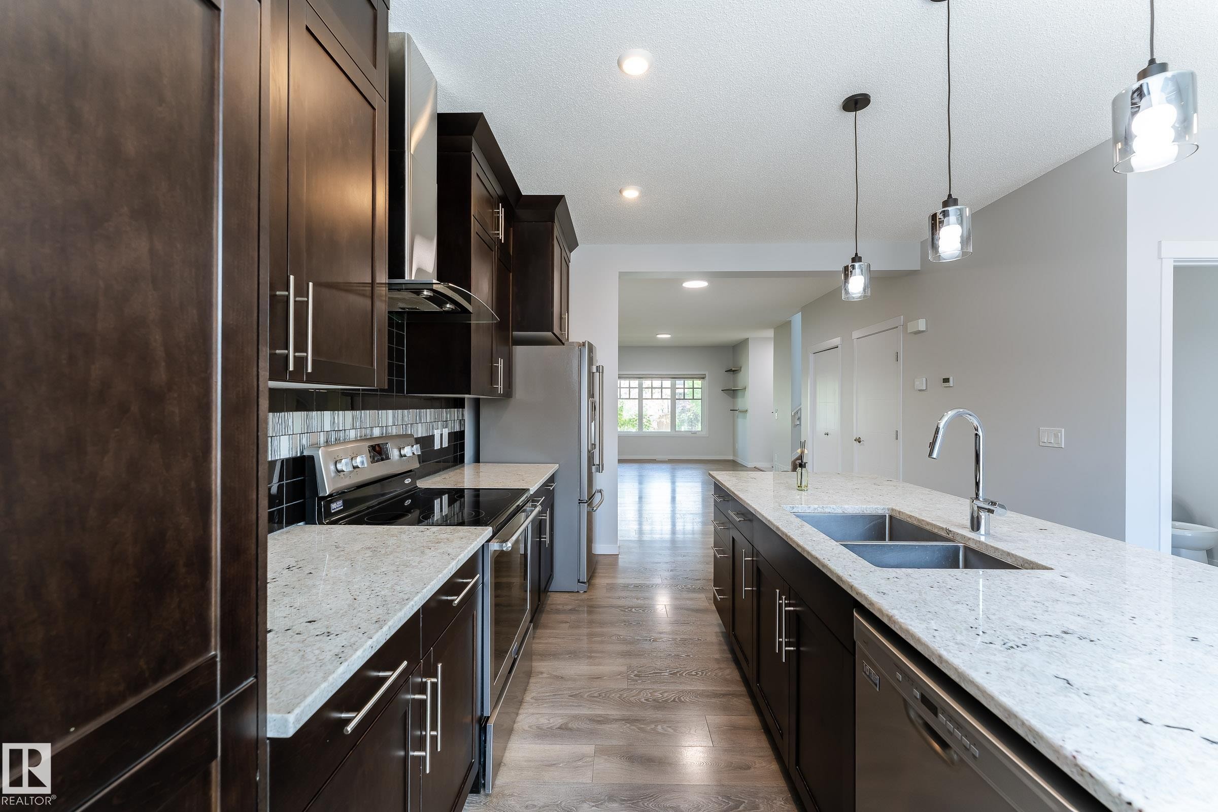 4022 Allan Crescent Sw, Edmonton, AB - Indoor Photo Showing Kitchen With Double Sink With Upgraded Kitchen
