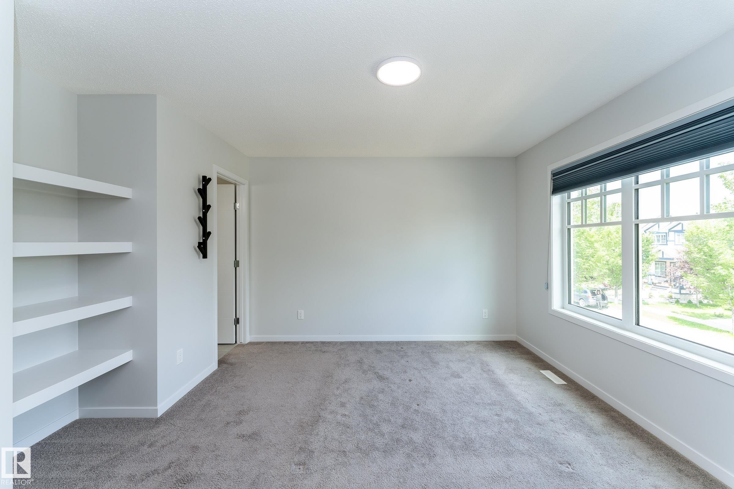 4022 Allan Crescent Sw, Edmonton, AB - Indoor Photo Showing Other Room
