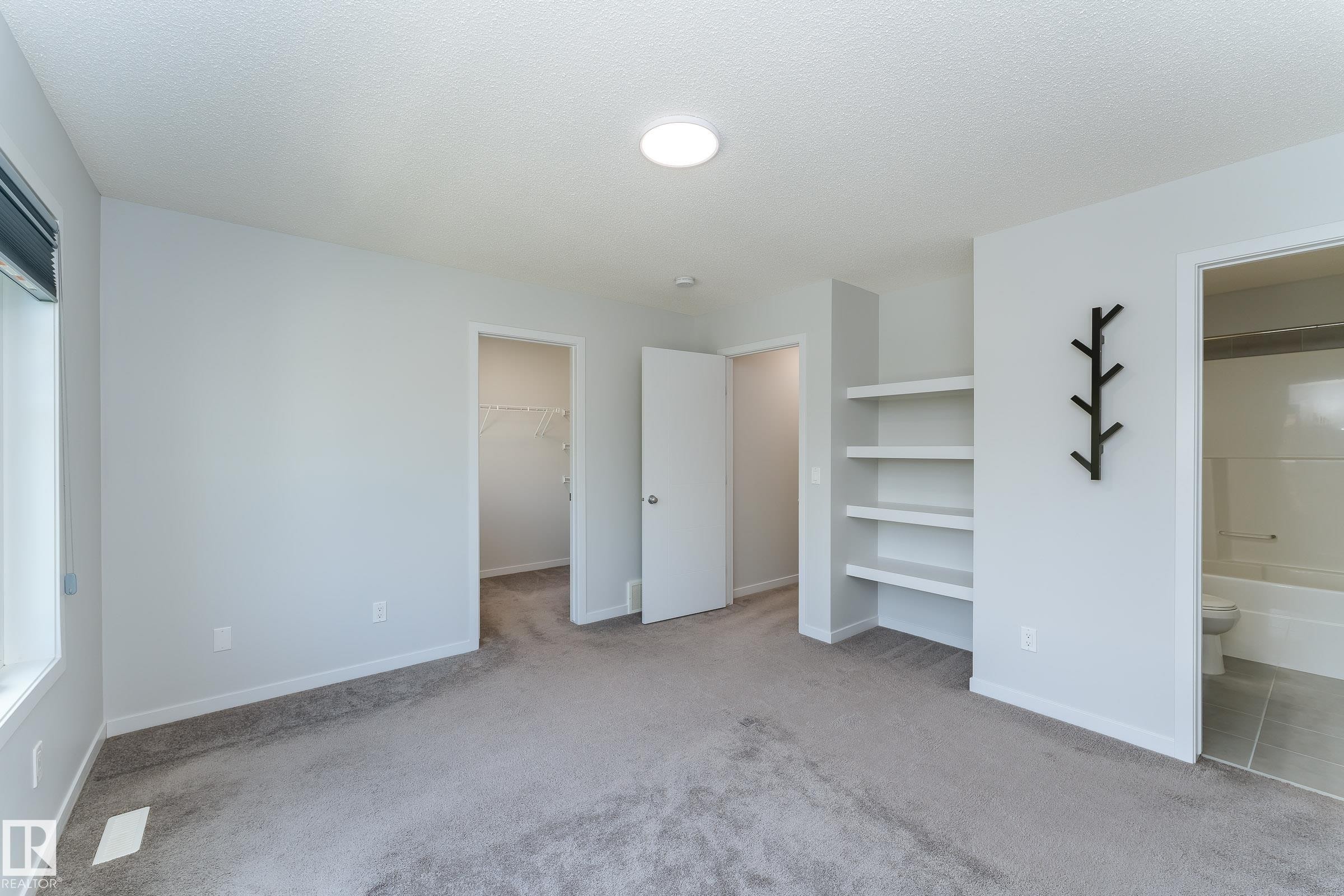 4022 Allan Crescent Sw, Edmonton, AB - Indoor Photo Showing Other Room