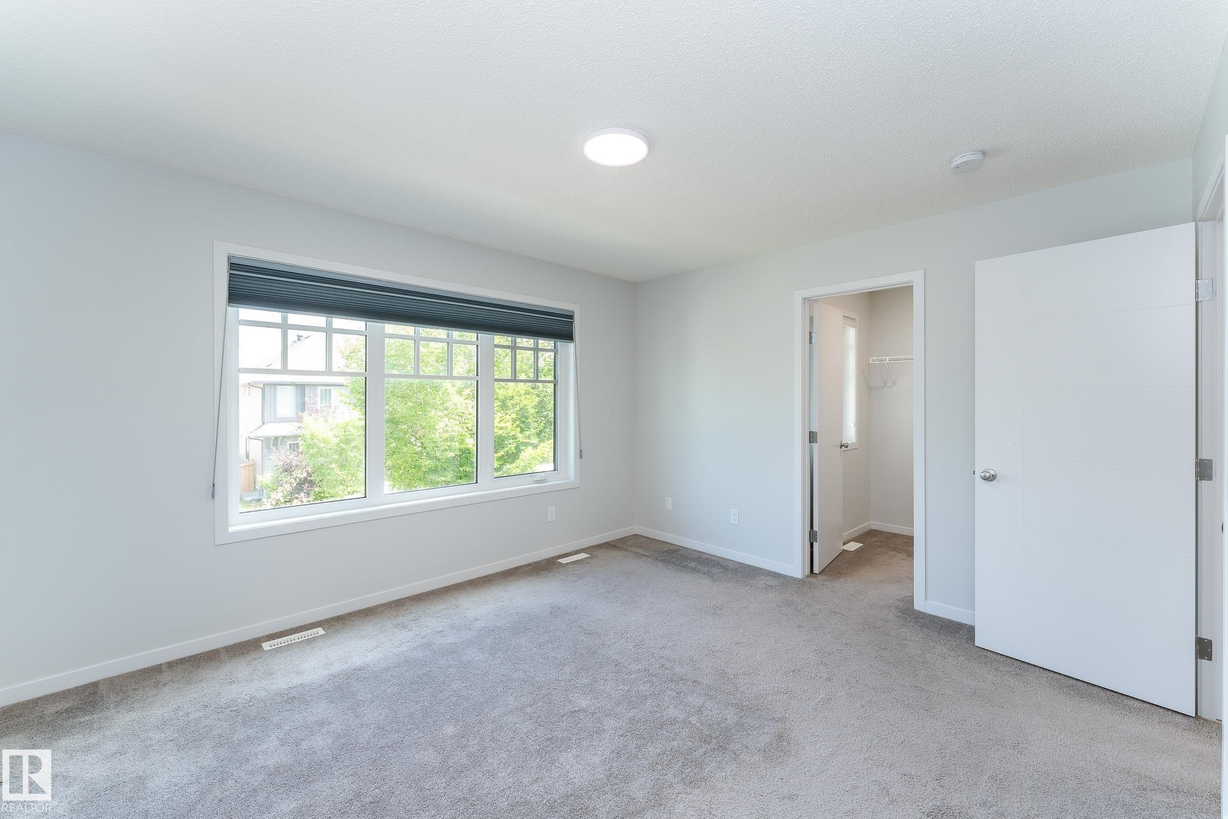 4022 Allan Crescent Sw, Edmonton, AB - Indoor Photo Showing Other Room