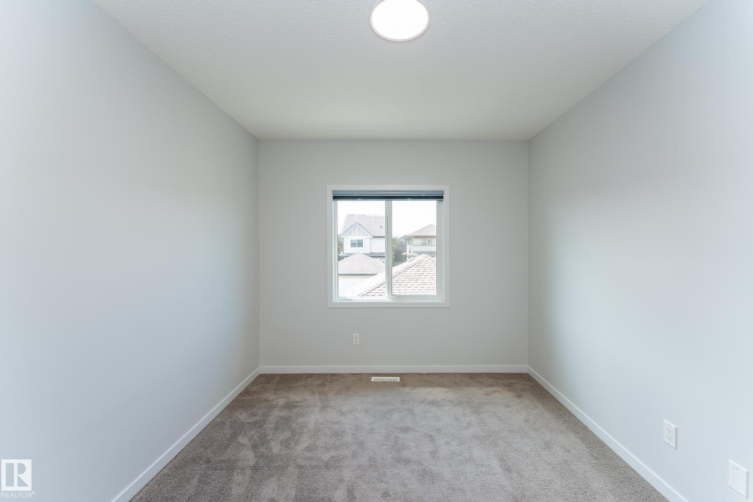 4022 Allan Crescent Sw, Edmonton, AB - Indoor Photo Showing Other Room