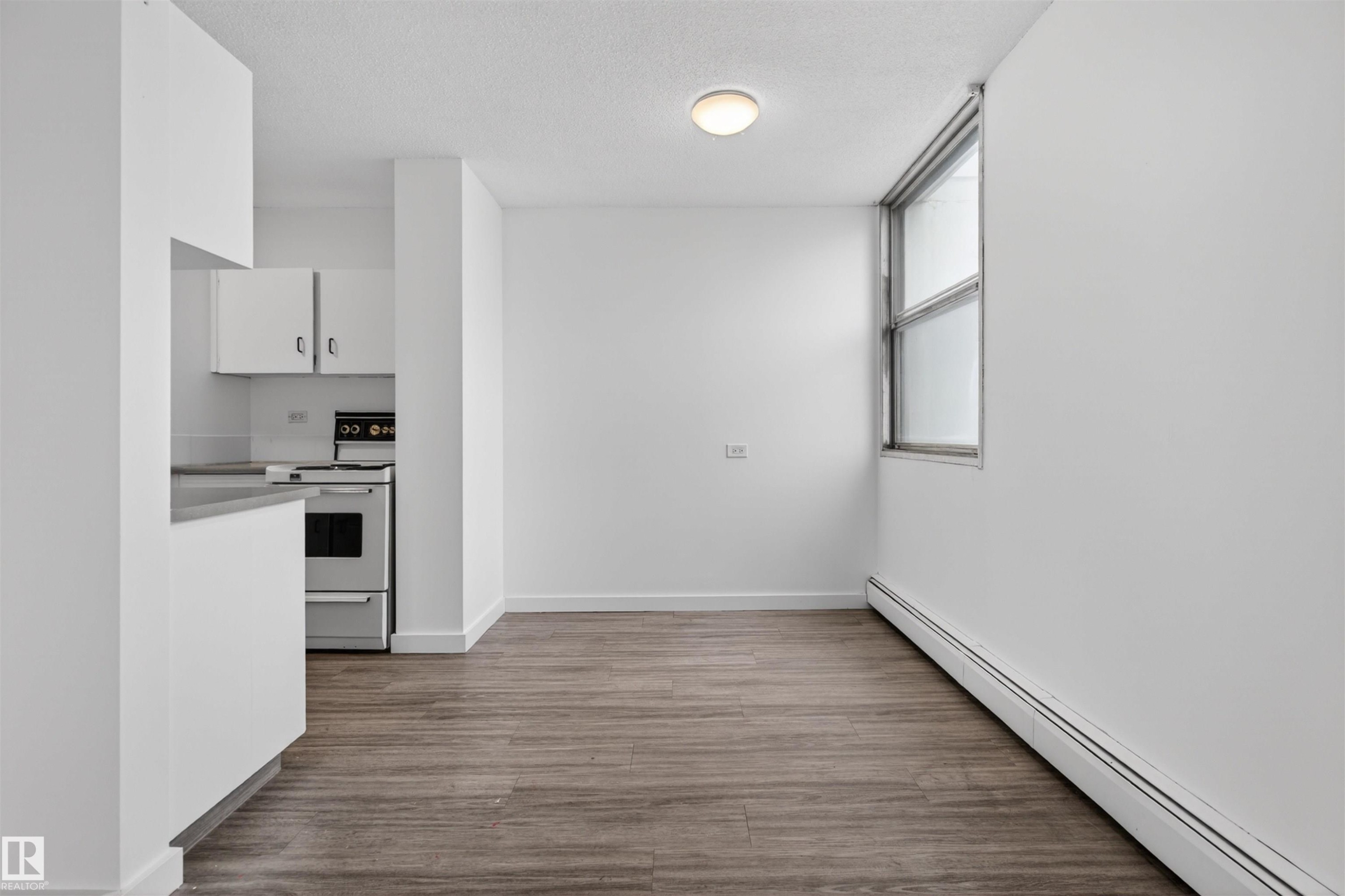 1007 9930 113 Street, Edmonton, AB - Indoor