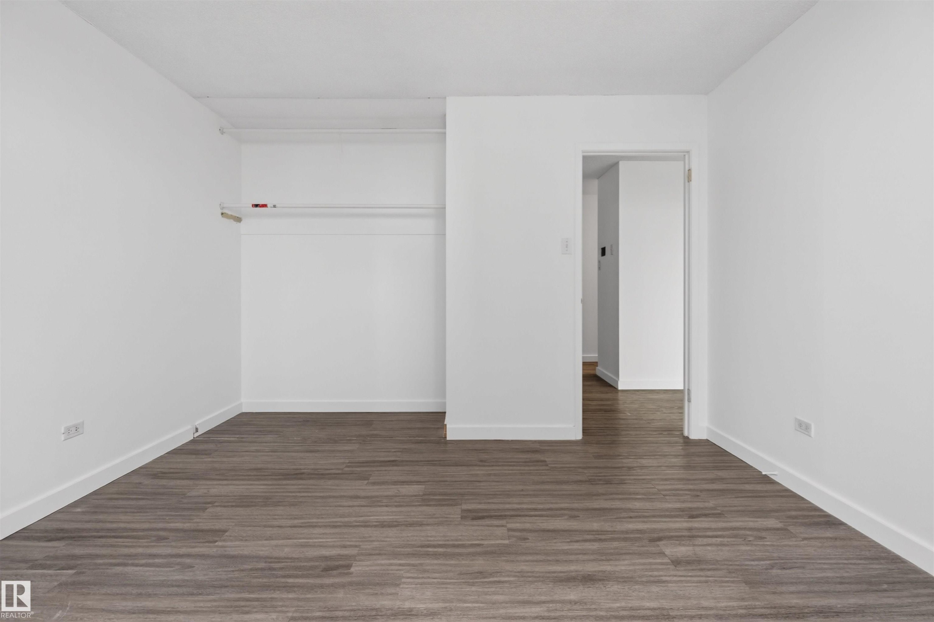 1007 9930 113 Street, Edmonton, AB - Indoor Photo Showing Other Room