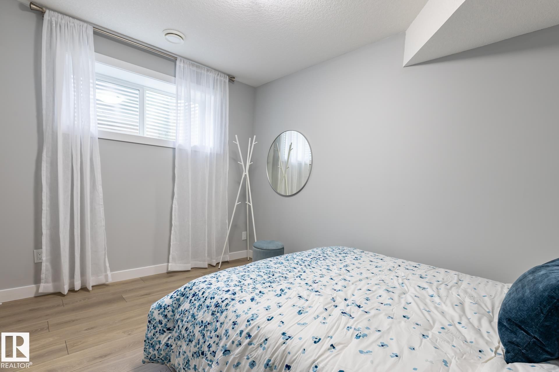 17820 70 Street, Edmonton, AB