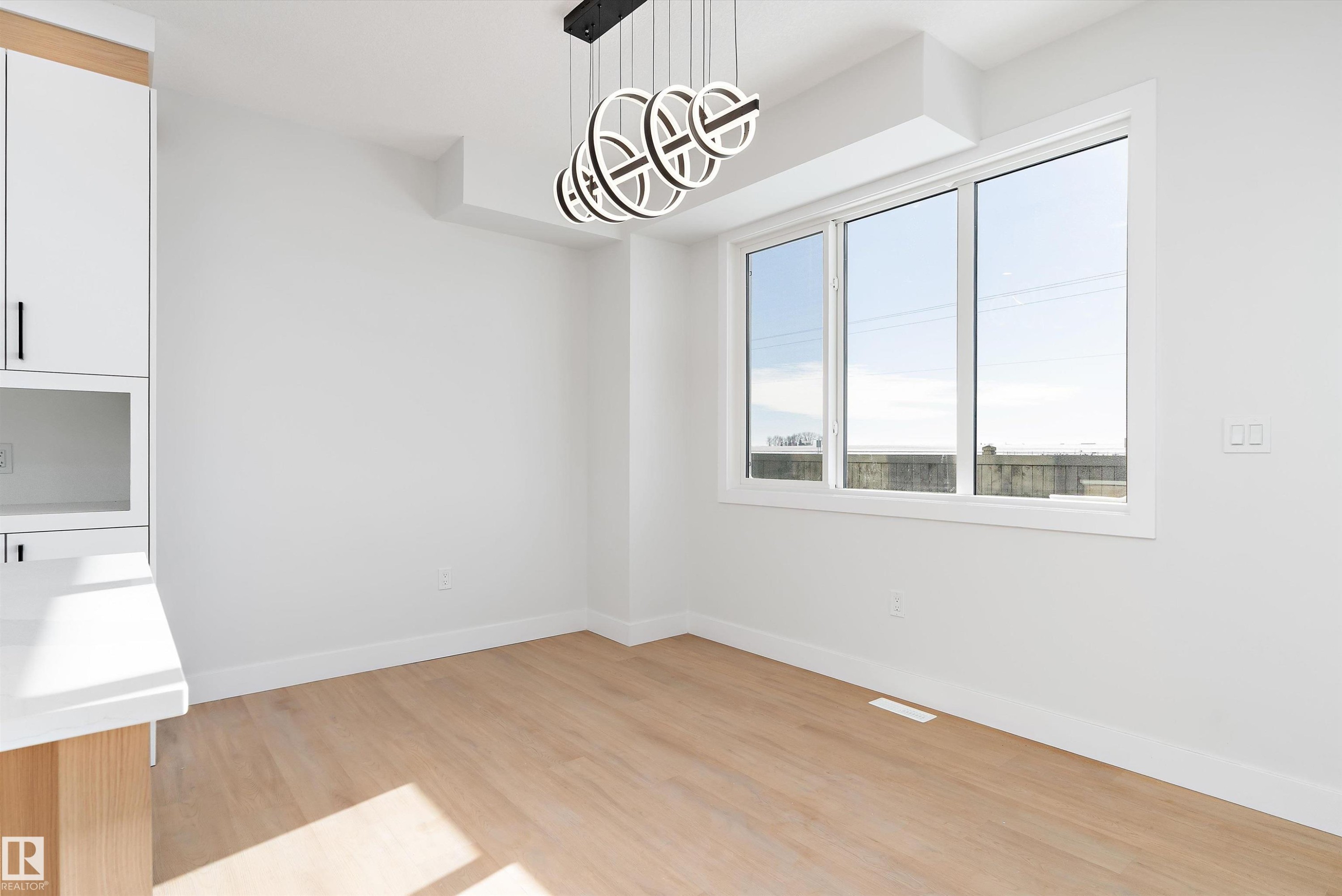34 Astoria Place, Devon, AB