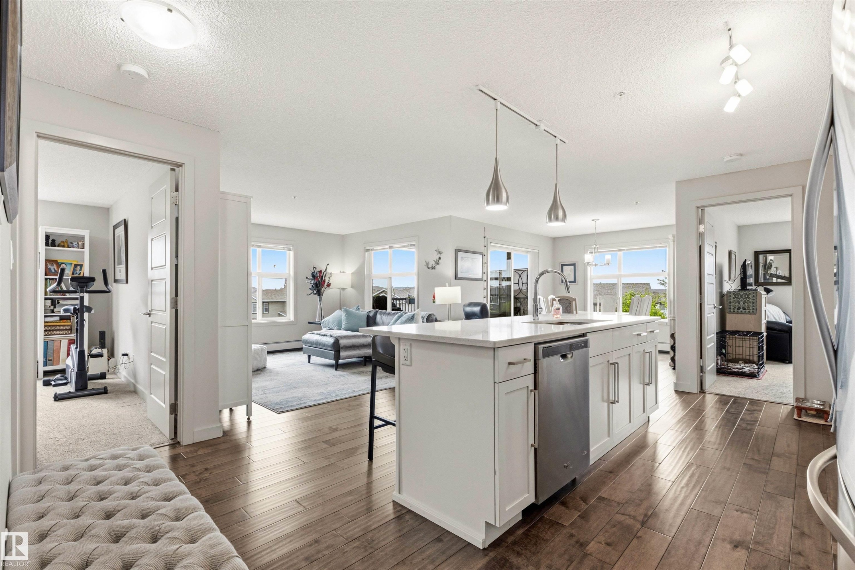 302 5510 Schonsee Drive, Edmonton, AB