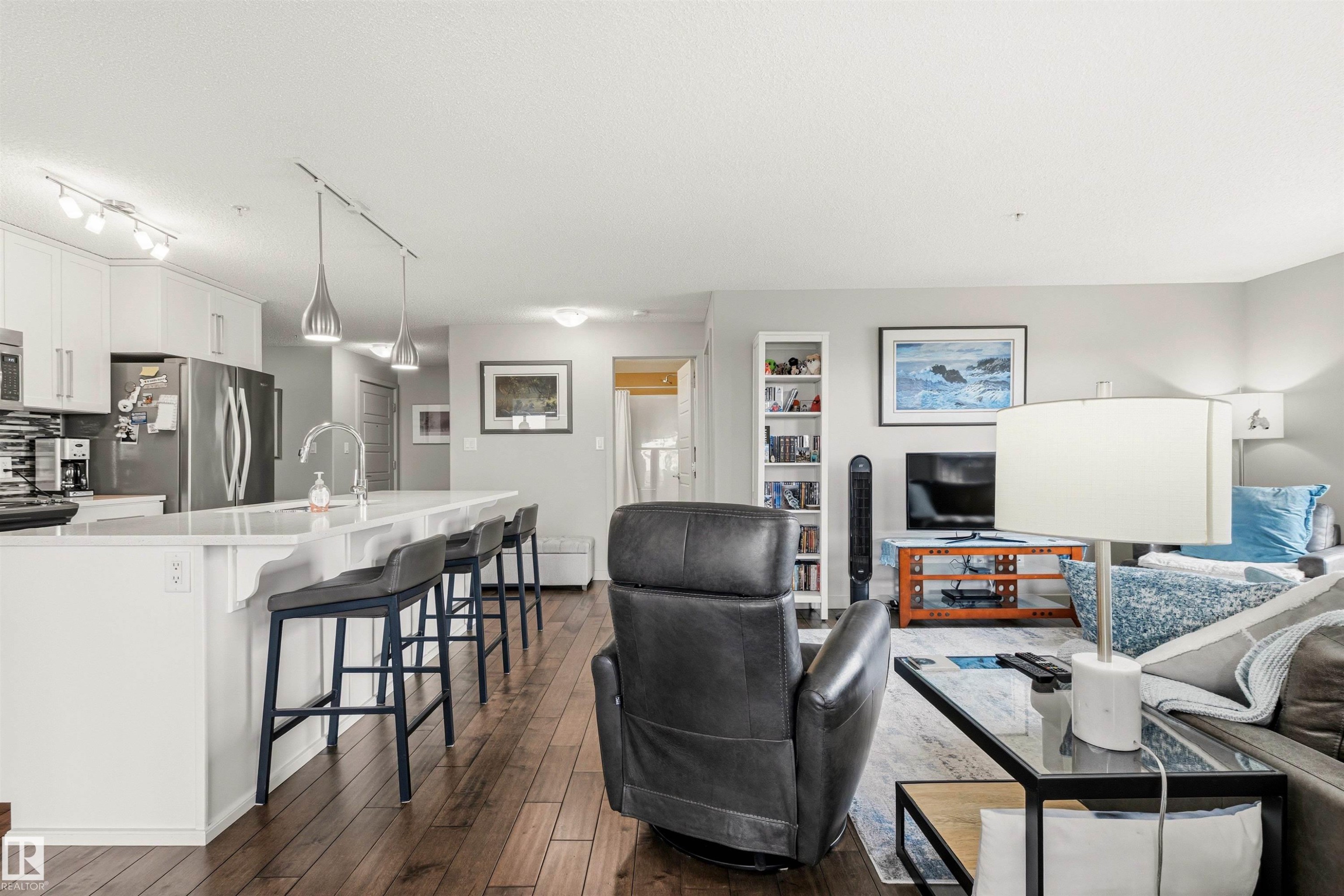 302 5510 Schonsee Drive, Edmonton, AB