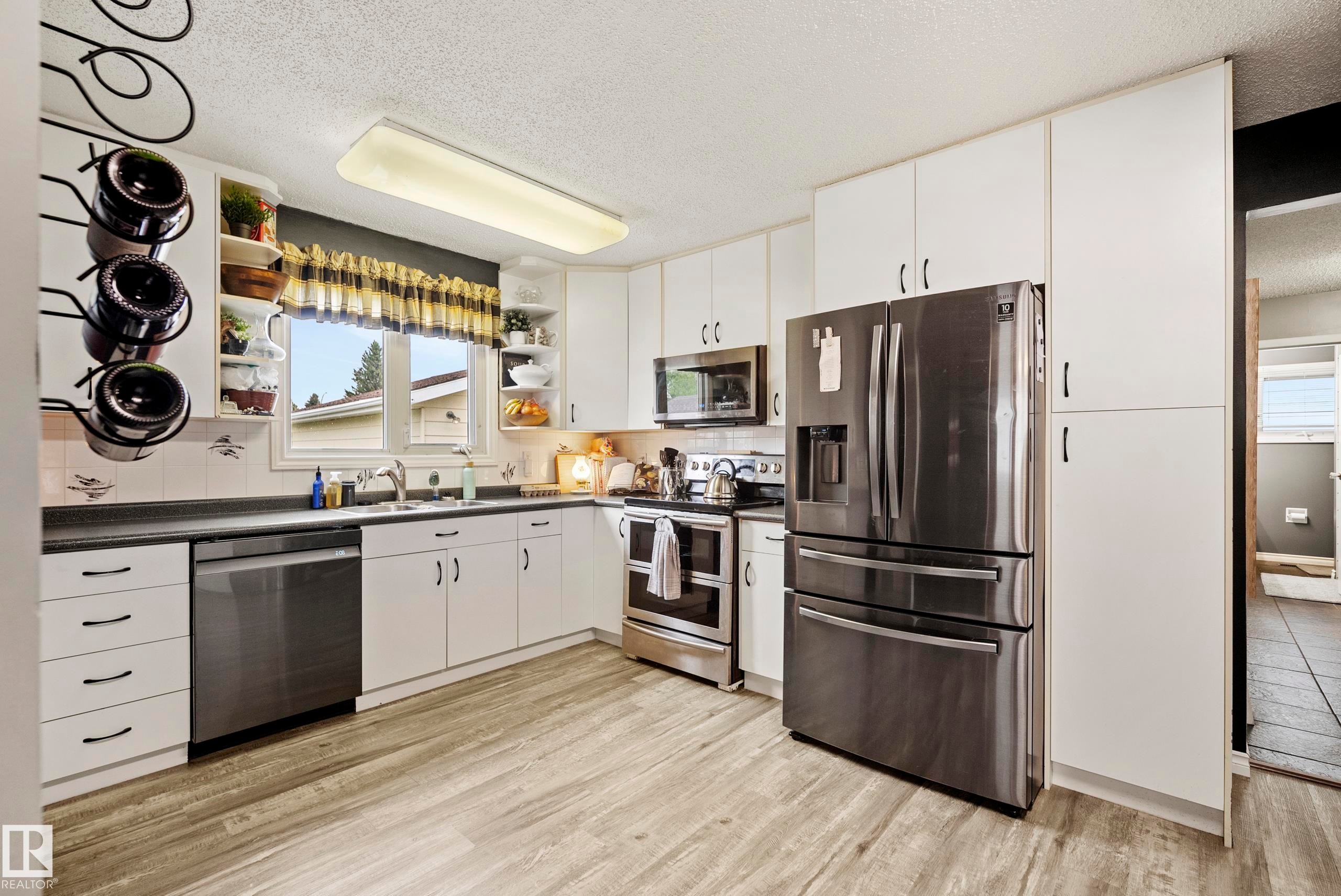 4304 42 Avenue, Leduc, AB