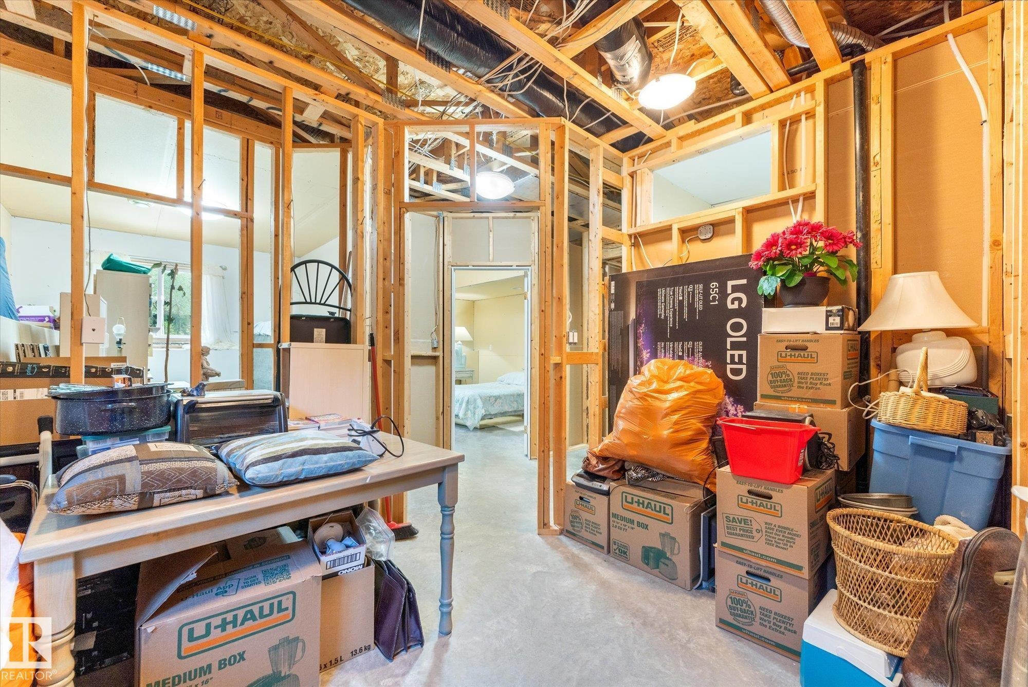 843 Oakland Place, Devon, AB