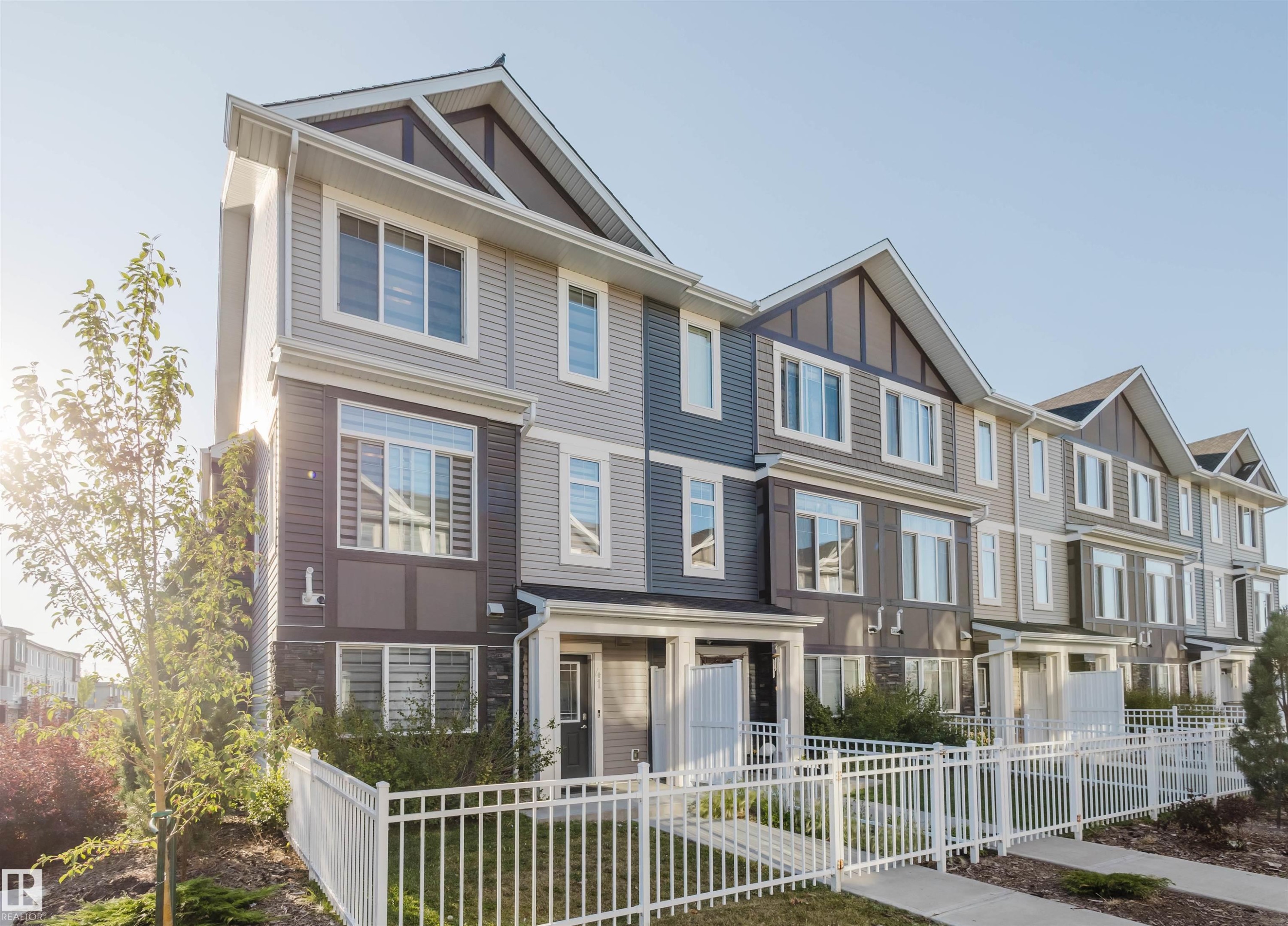 41 2215 24 Street, Edmonton, AB