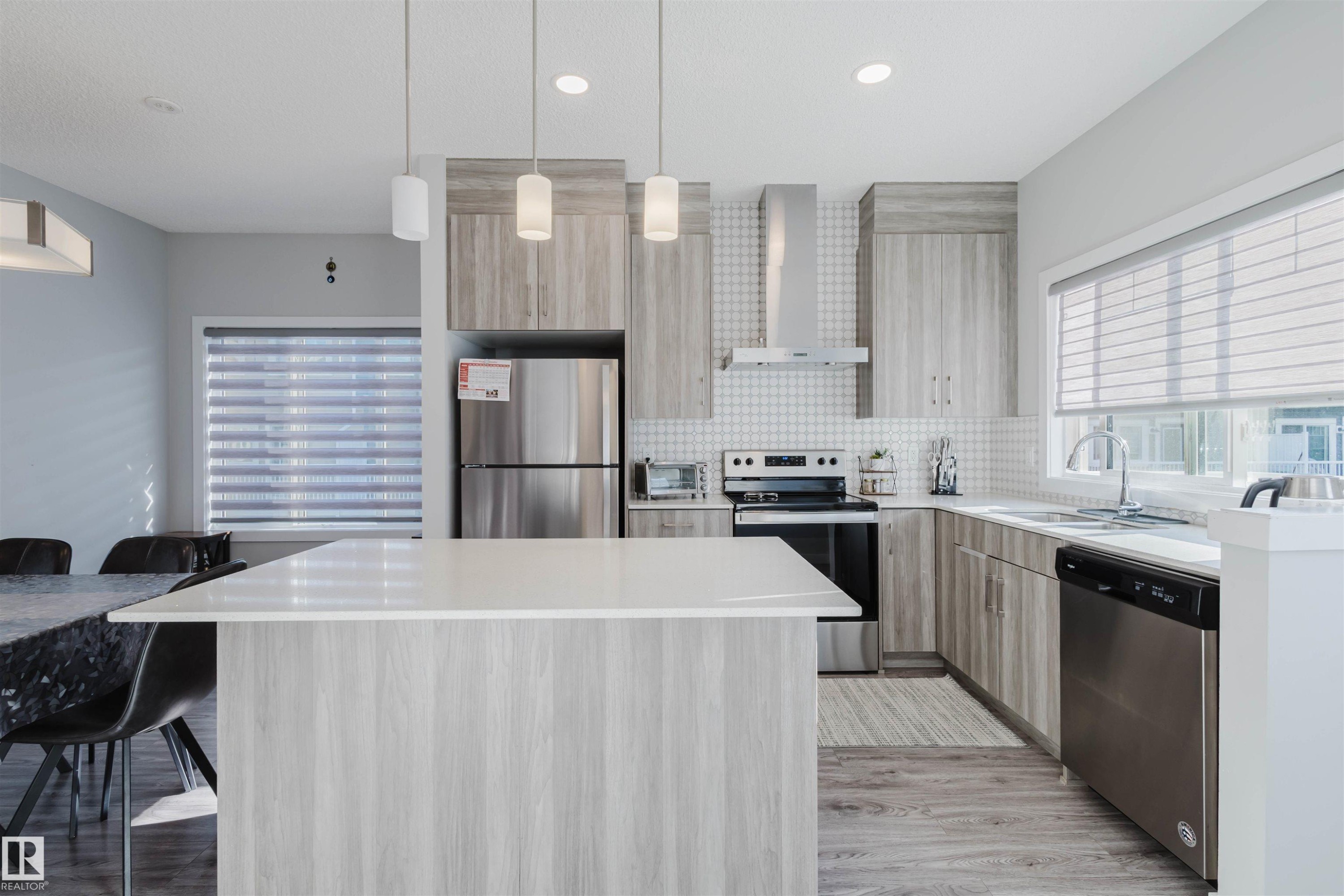 41 2215 24 Street, Edmonton, AB