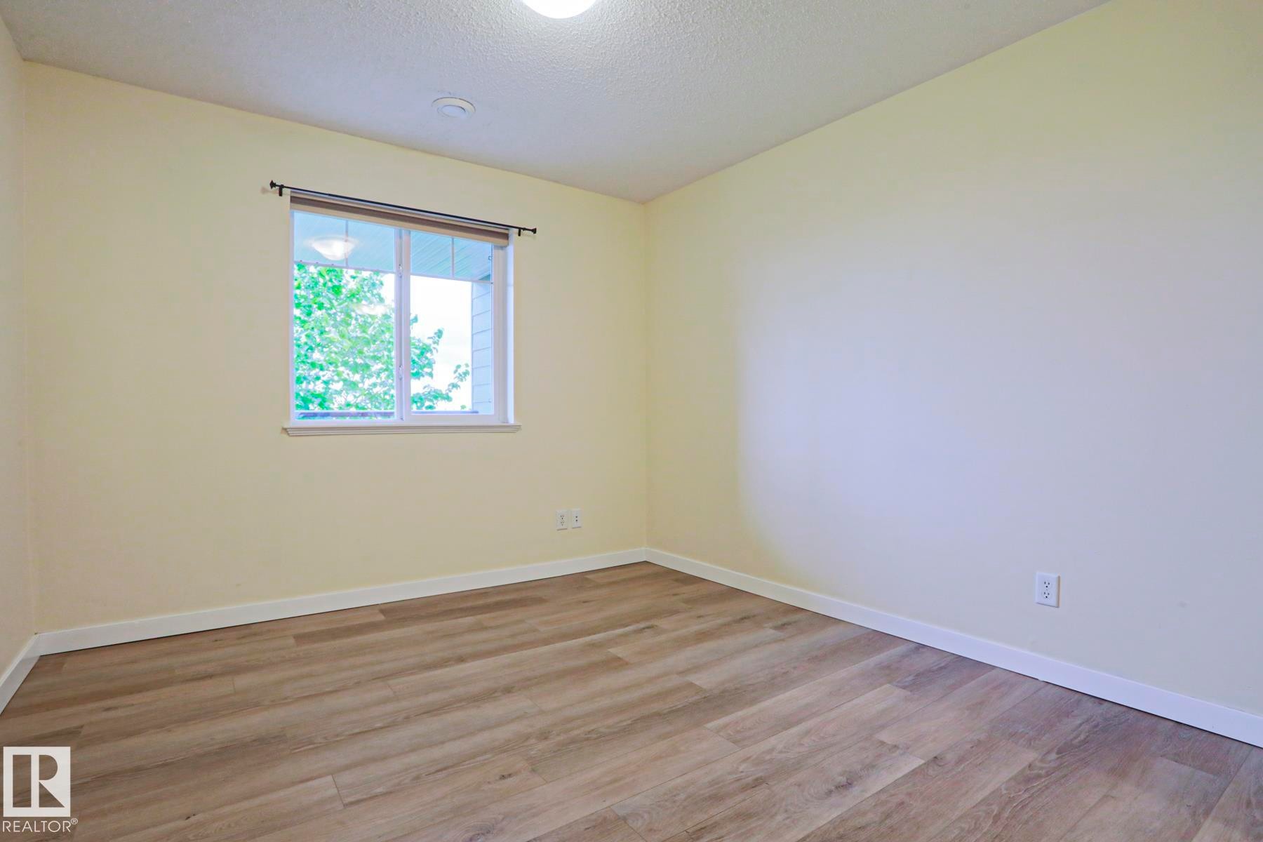 #211 6925 199 St Nw, Edmonton, AB - Indoor Photo Showing Other Room