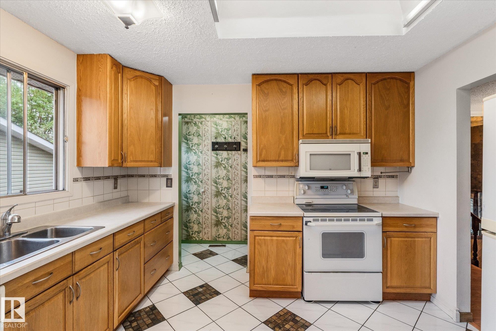 168 Clareview Road, Edmonton, AB