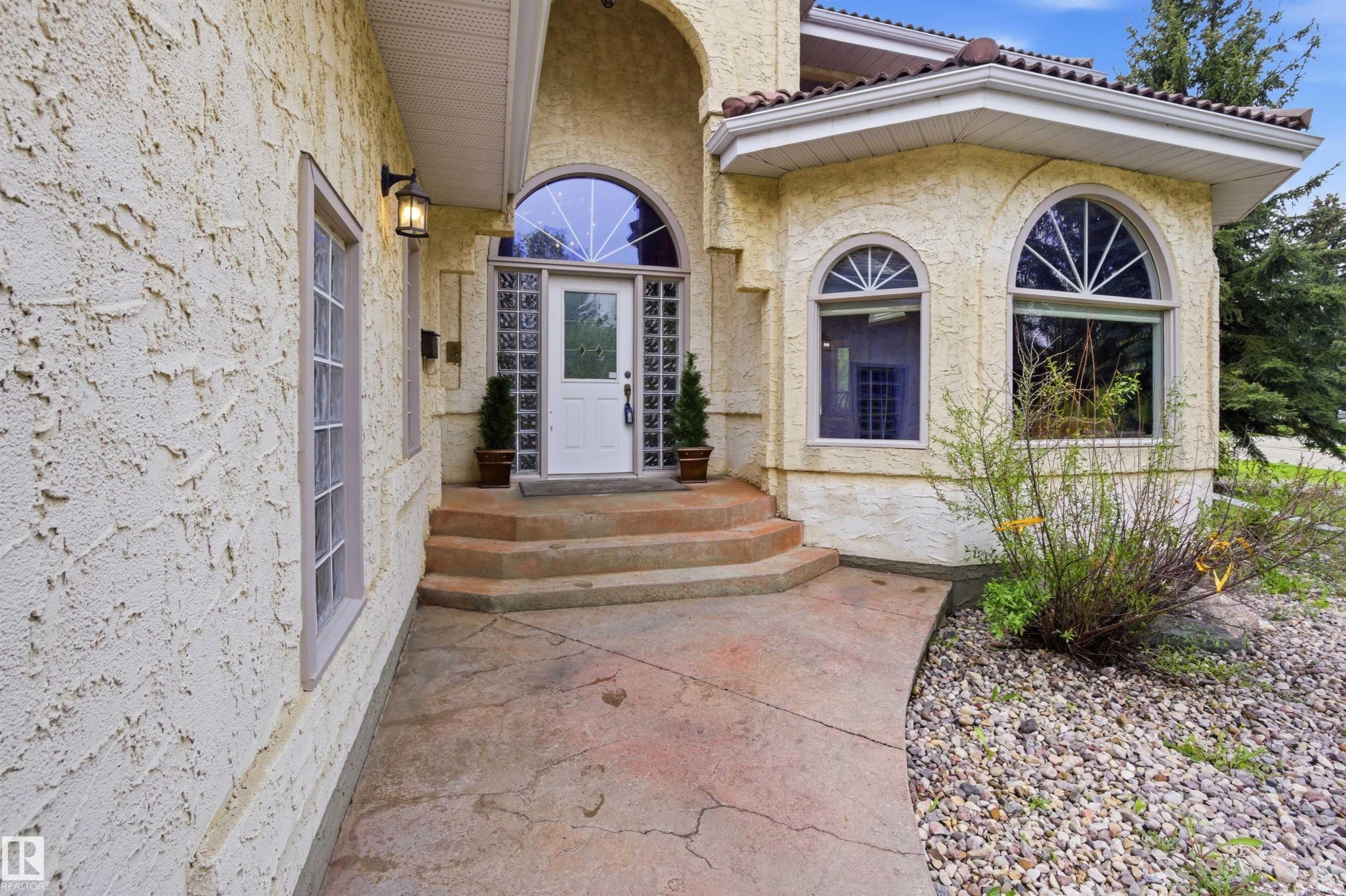 521 Estate Drive, Sherwood Park, AB - Outdoor With Facade