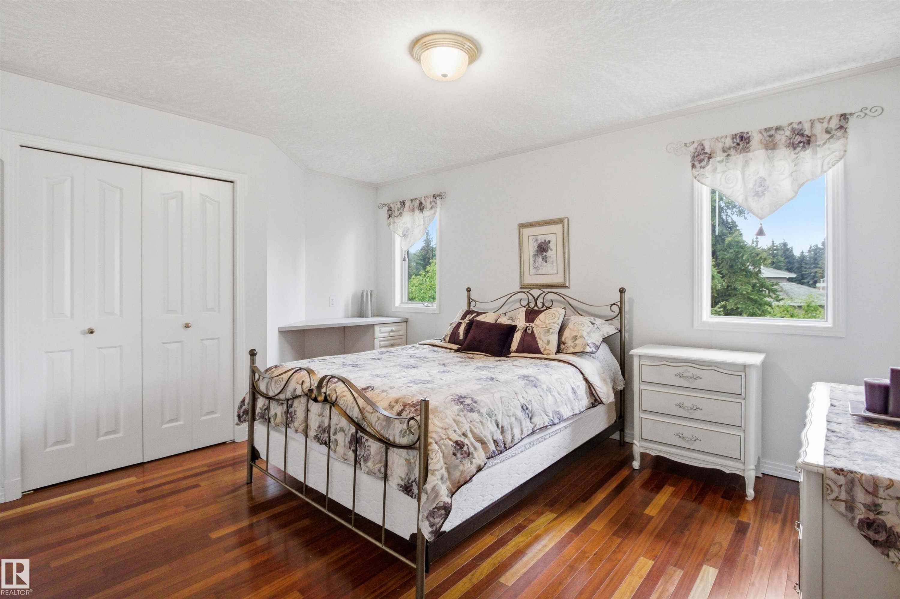 521 Estate Drive, Sherwood Park, AB - Indoor Photo Showing Bedroom