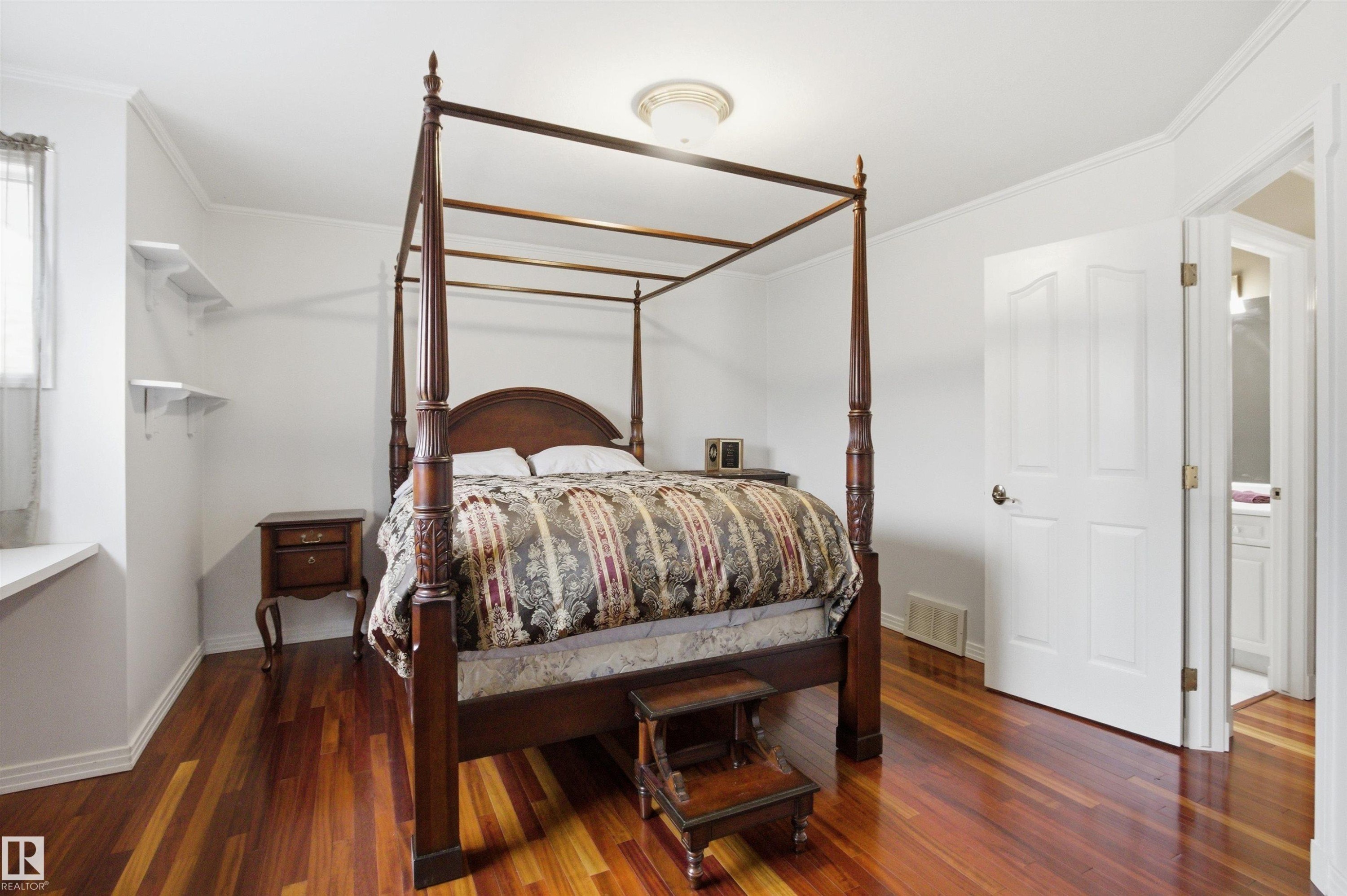 521 Estate Drive, Sherwood Park, AB - Indoor Photo Showing Bedroom