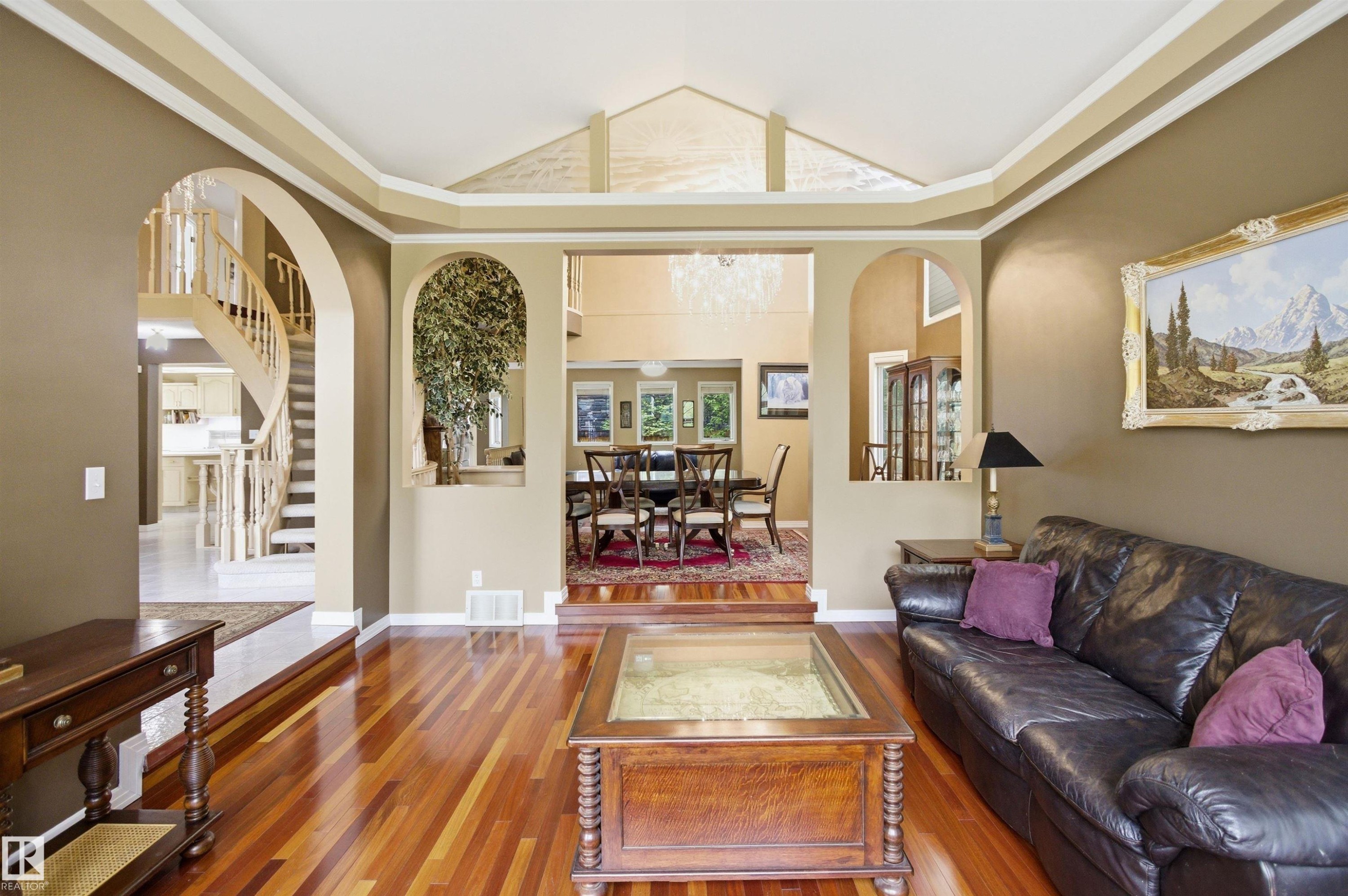 521 Estate Drive, Sherwood Park, AB - Indoor Photo Showing Living Room