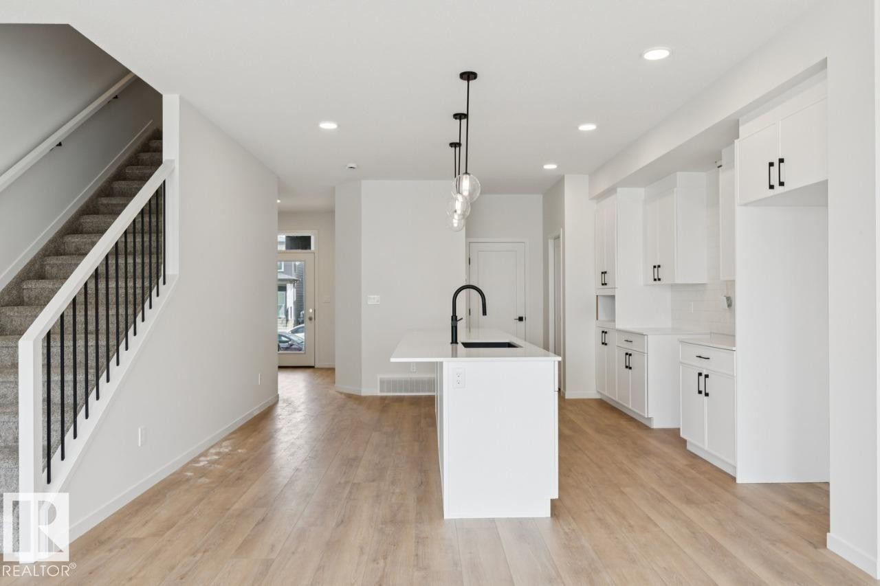 428 30 Street, Edmonton, AB
