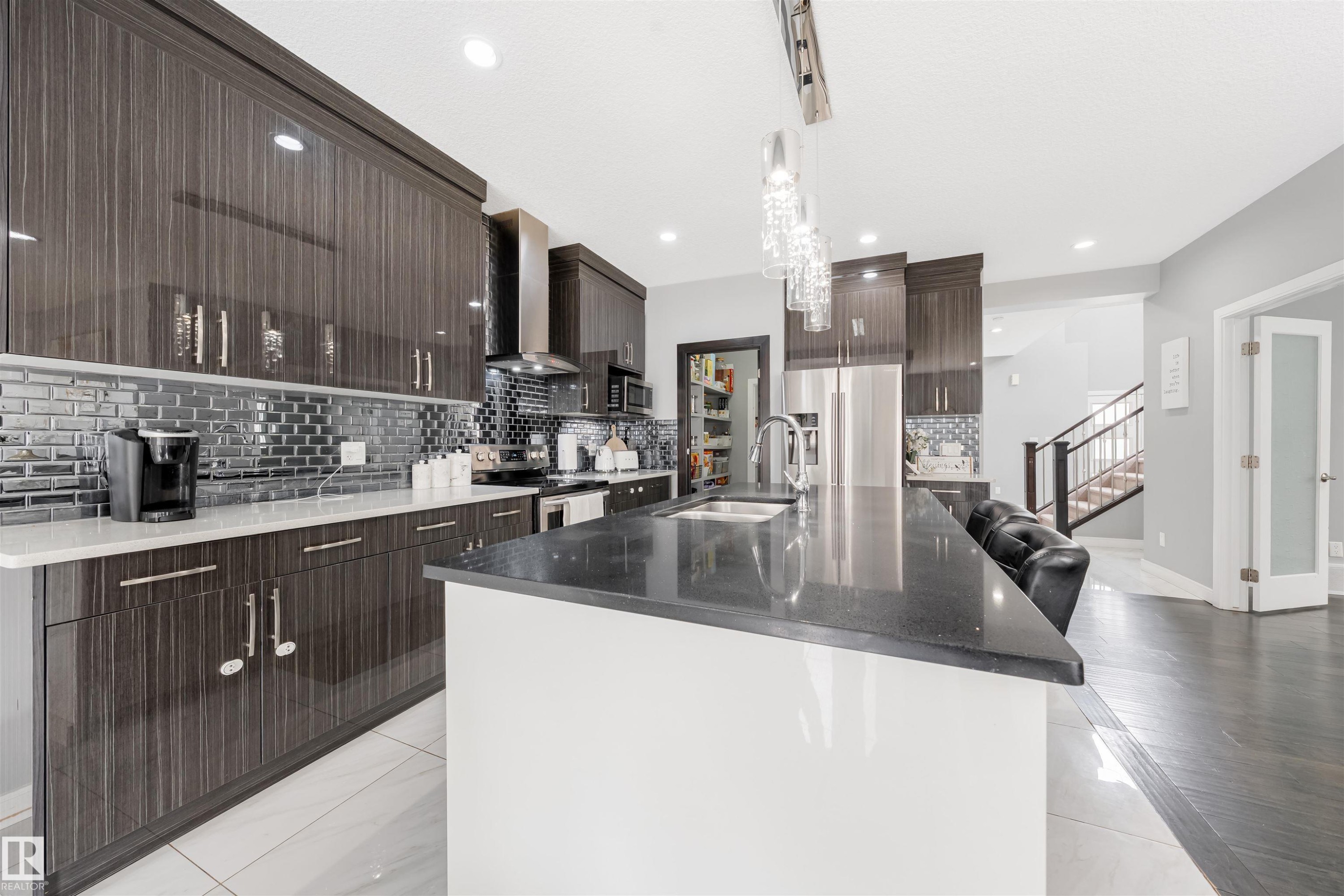 17009 62 St, Edmonton, AB