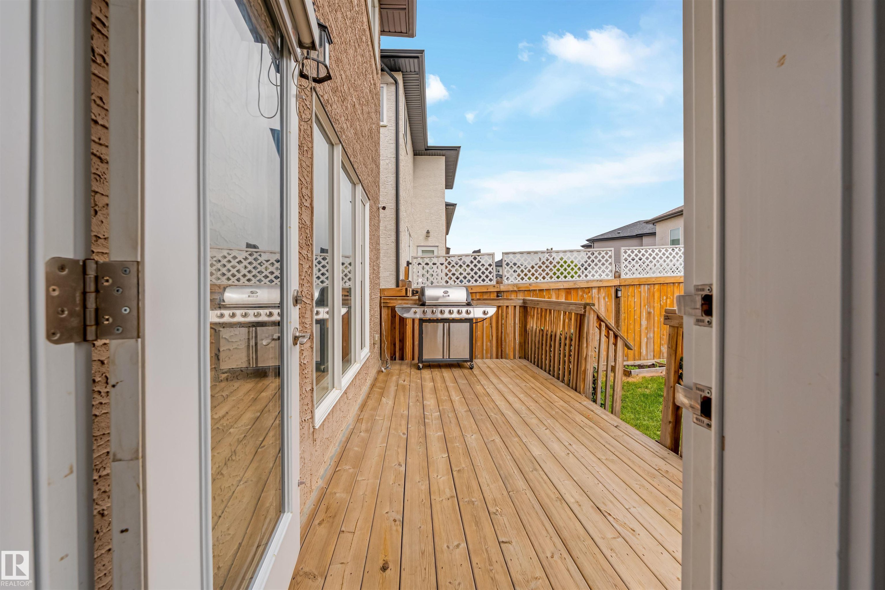 17009 62 St, Edmonton, AB