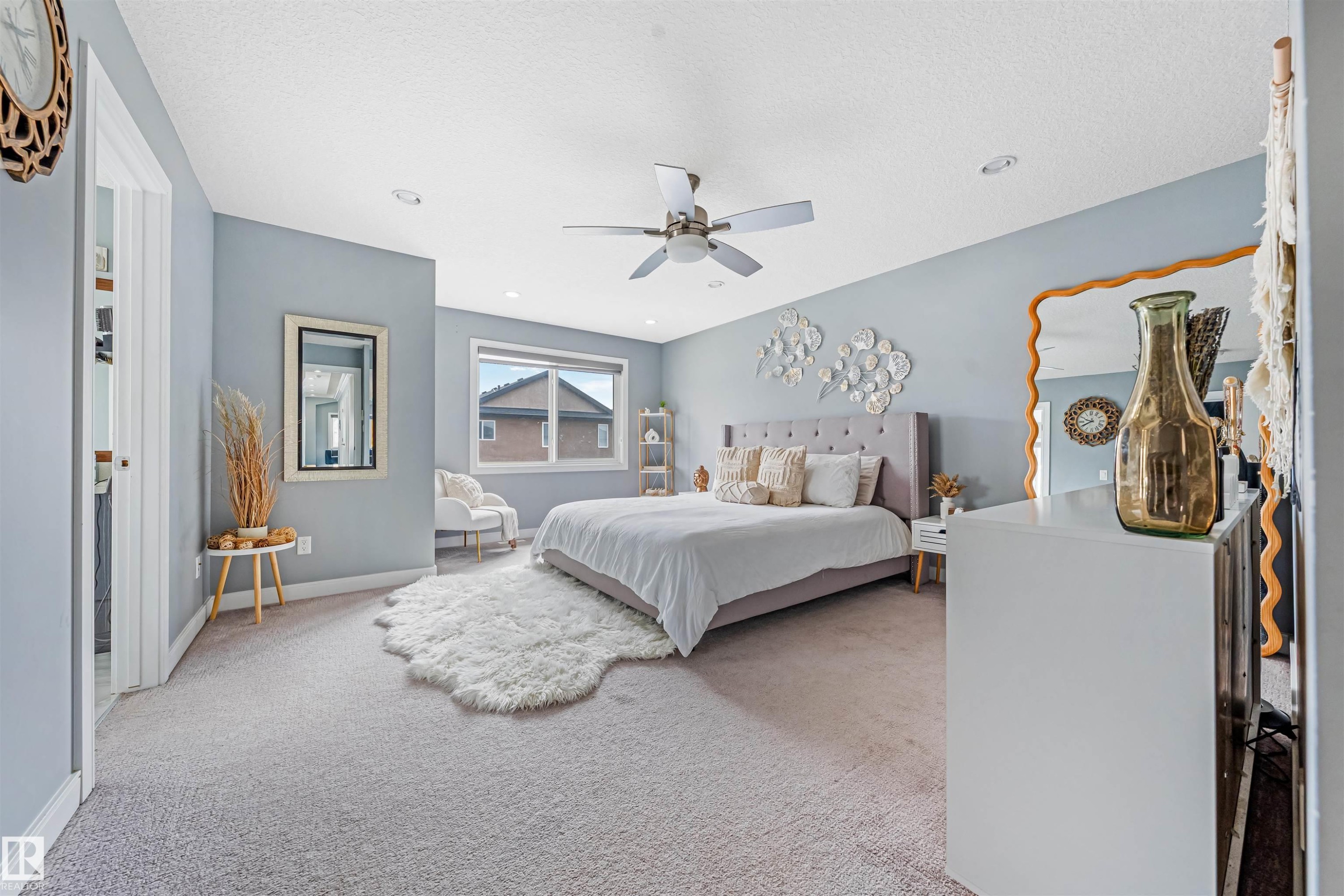 17009 62 St, Edmonton, AB
