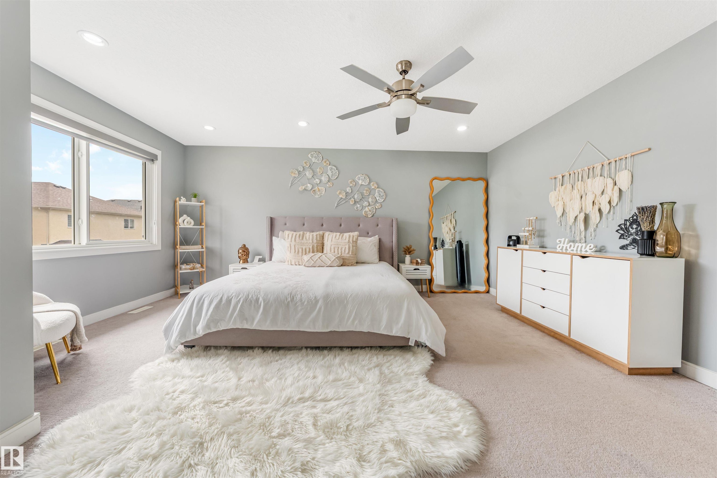 17009 62 St, Edmonton, AB