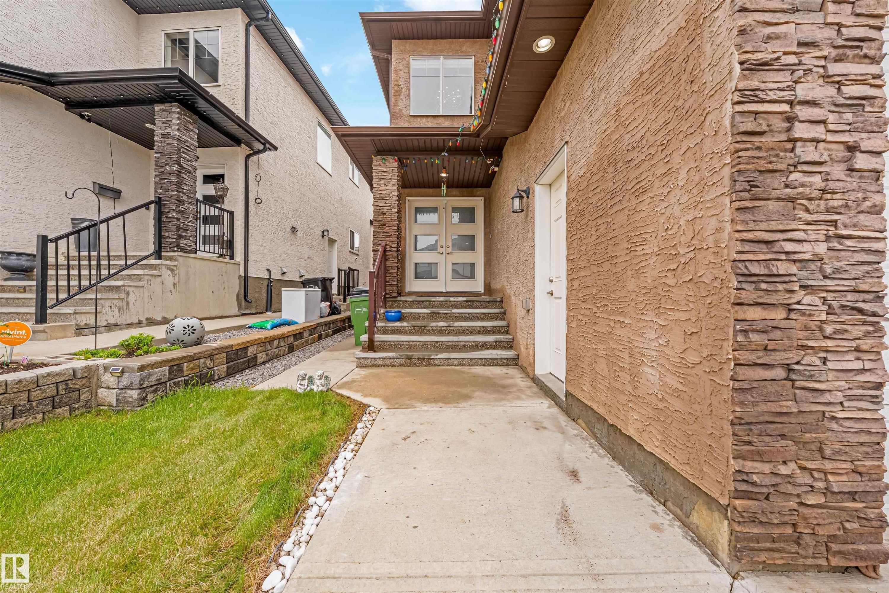 17009 62 St, Edmonton, AB