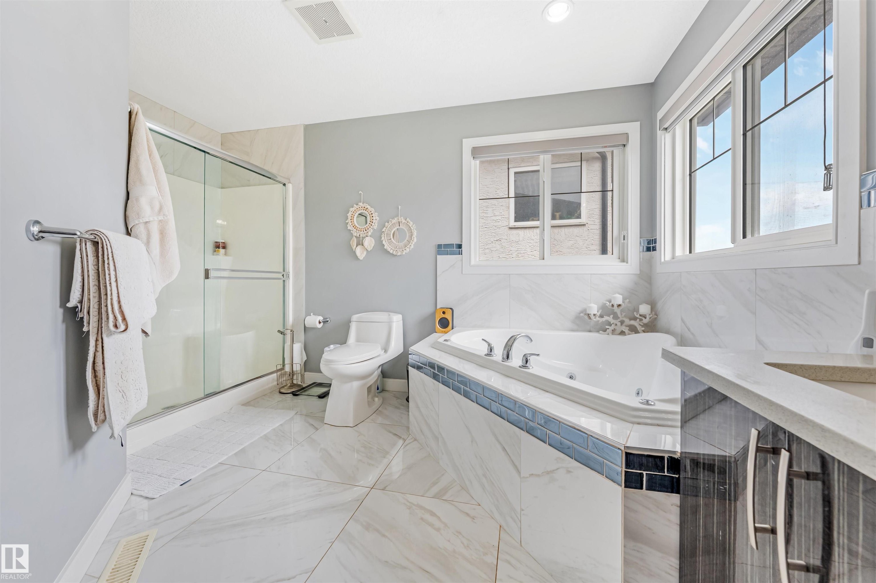 17009 62 St, Edmonton, AB