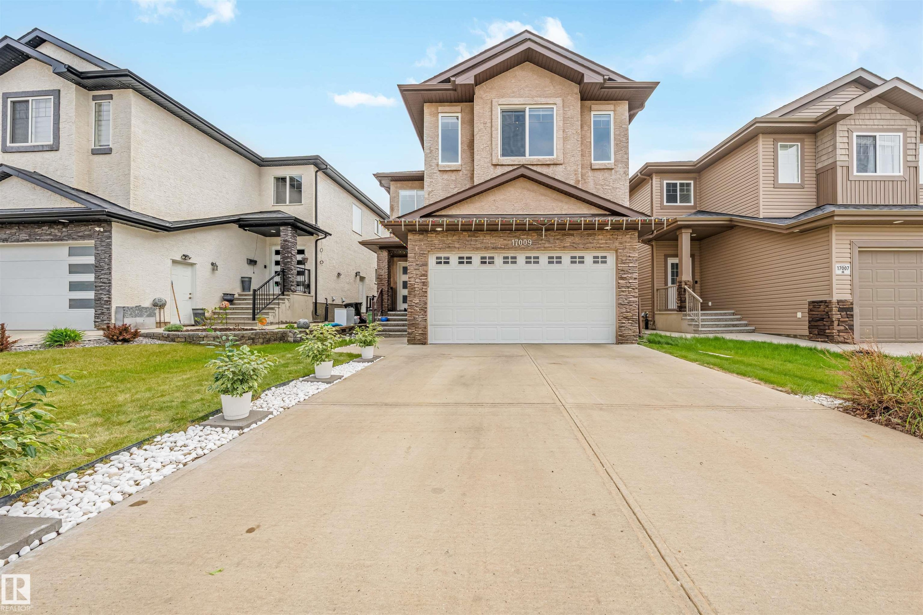 17009 62 St, Edmonton, AB