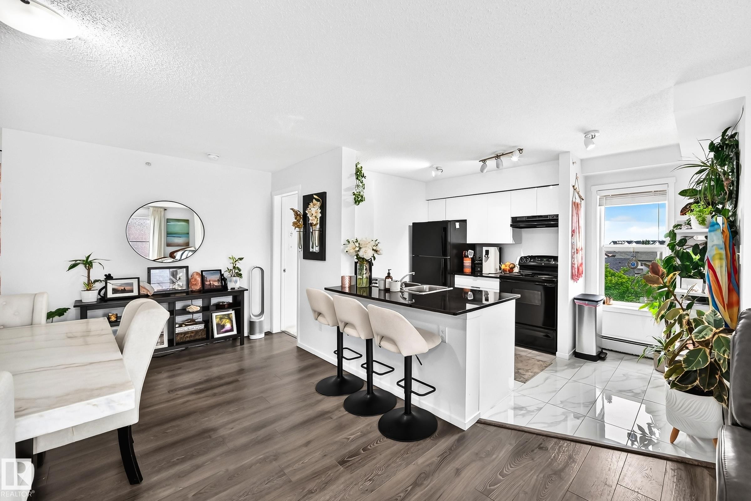 423 18126 77 Street, Edmonton, AB