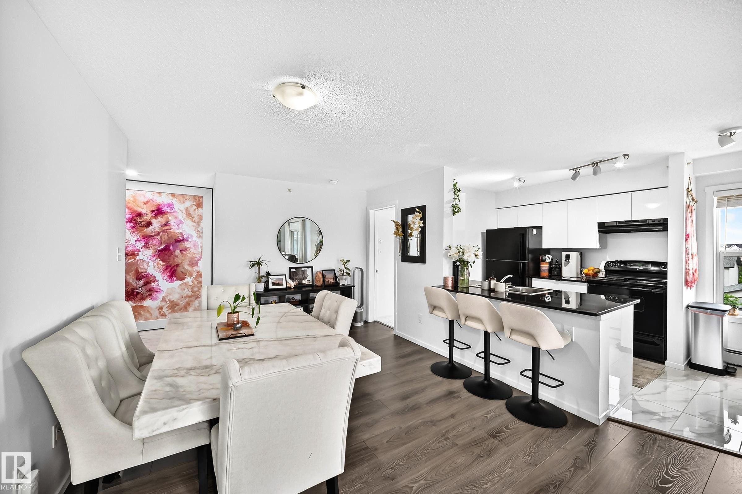 423 18126 77 Street, Edmonton, AB