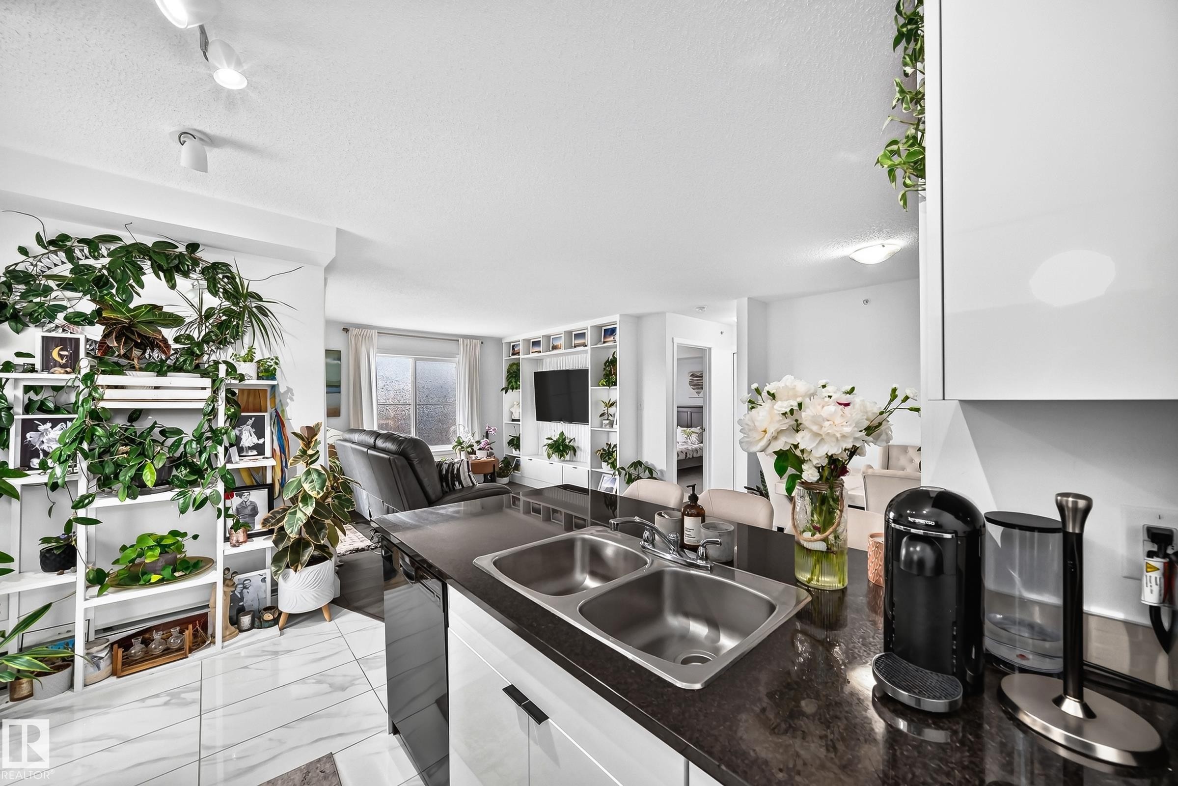 423 18126 77 Street, Edmonton, AB