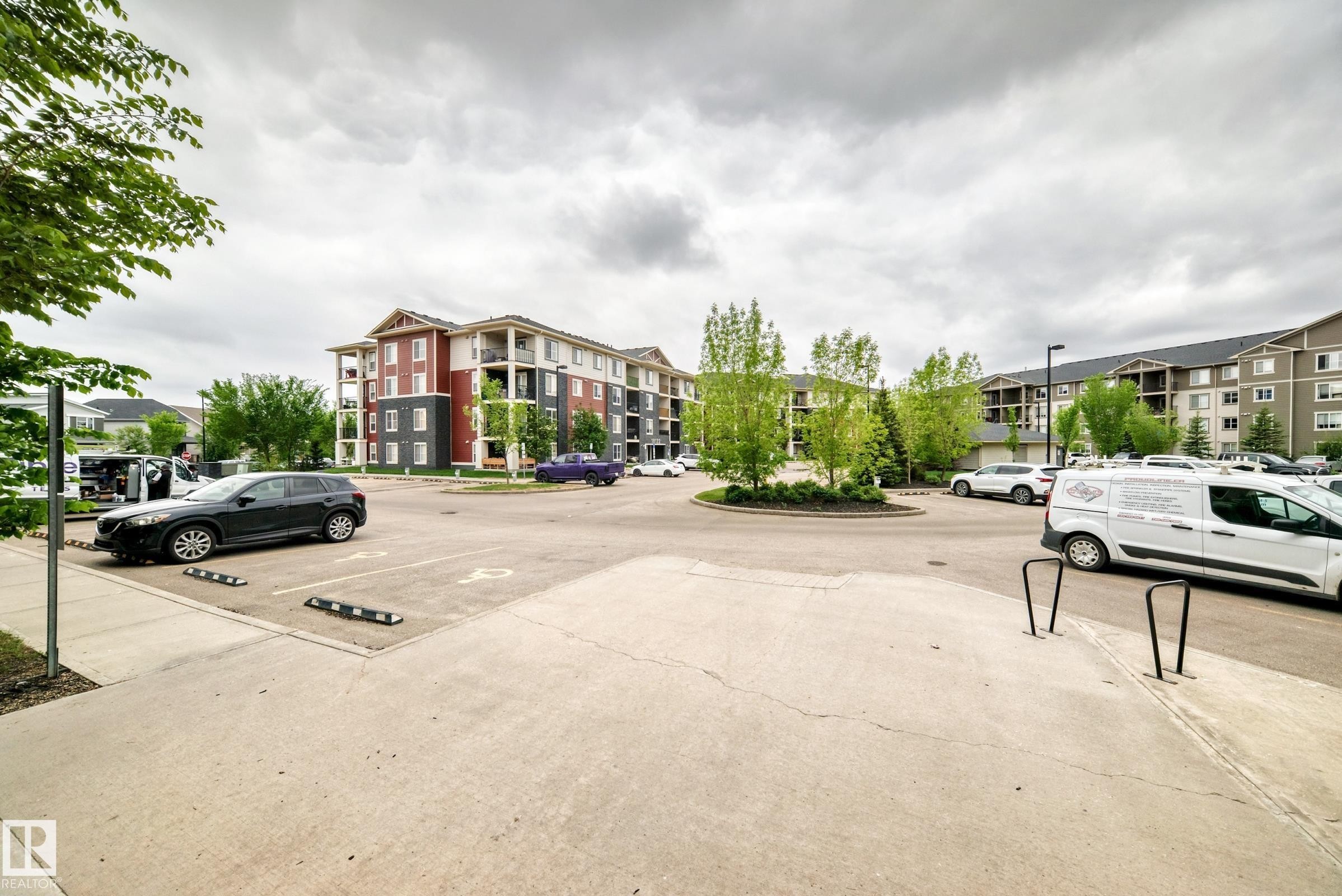 423 18126 77 Street, Edmonton, AB