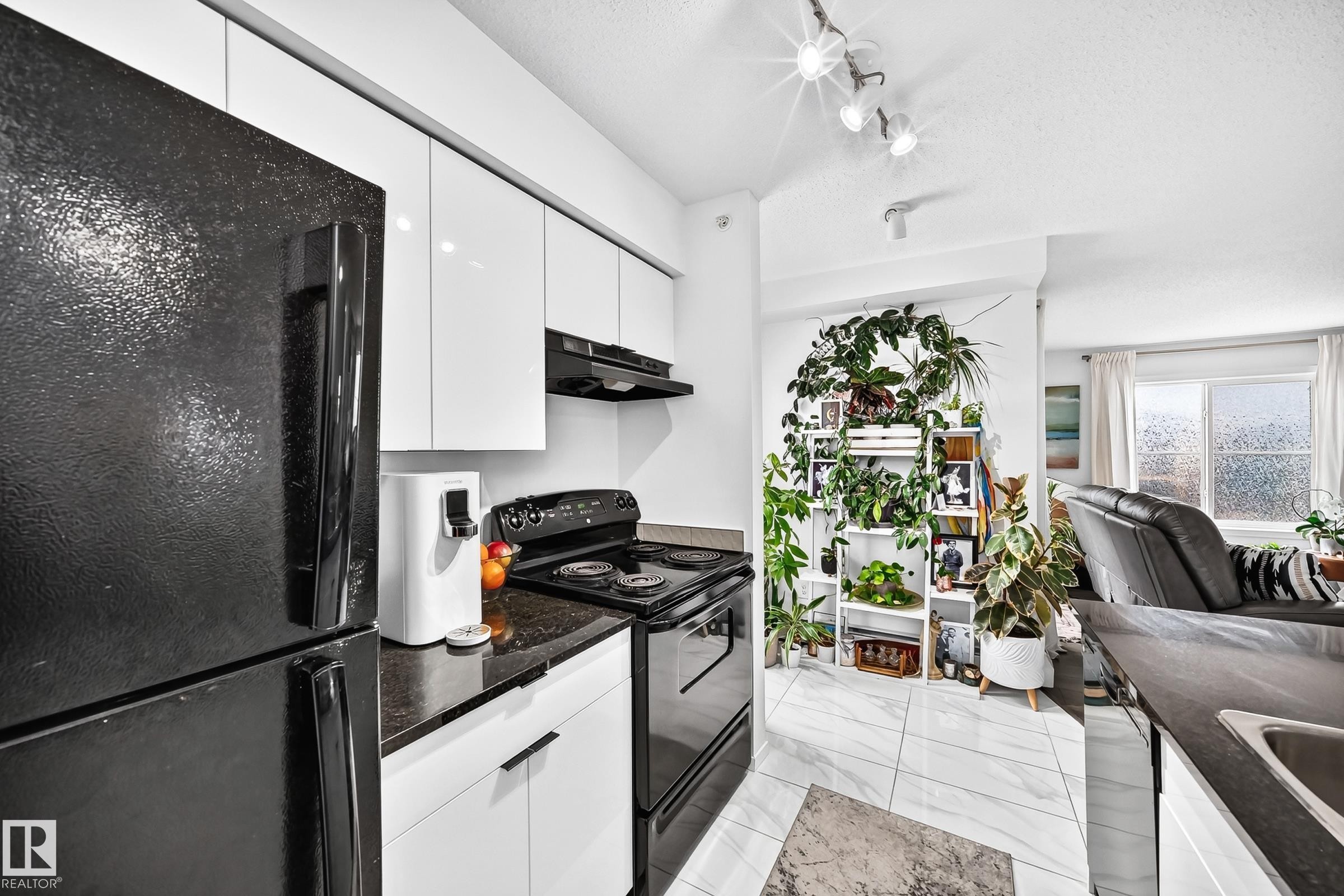 423 18126 77 Street, Edmonton, AB