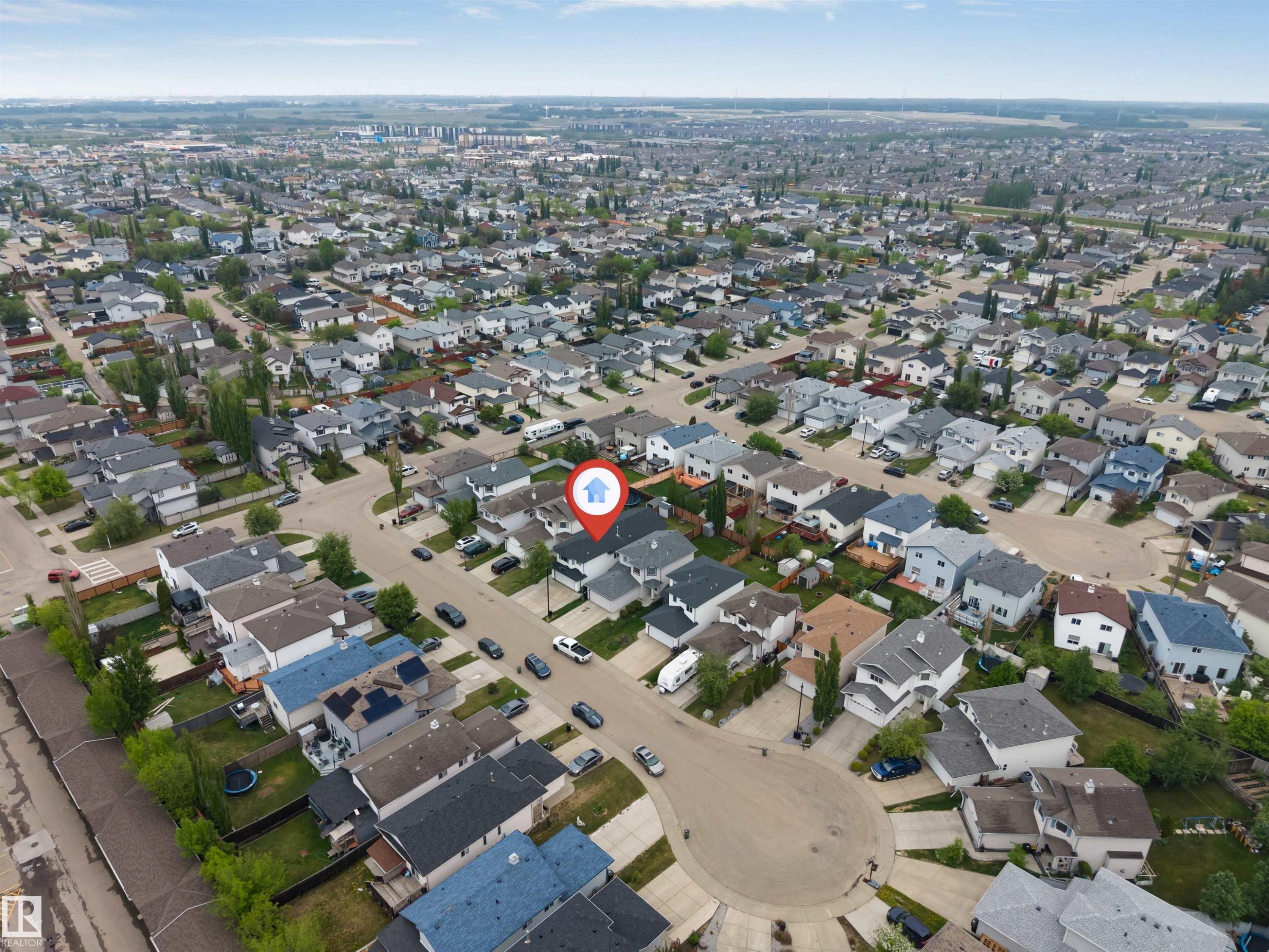 Aerial perspective showcasing a residential area with a prominent cul-de-sac - 3519 22 Street Nw, Edmonton, AB