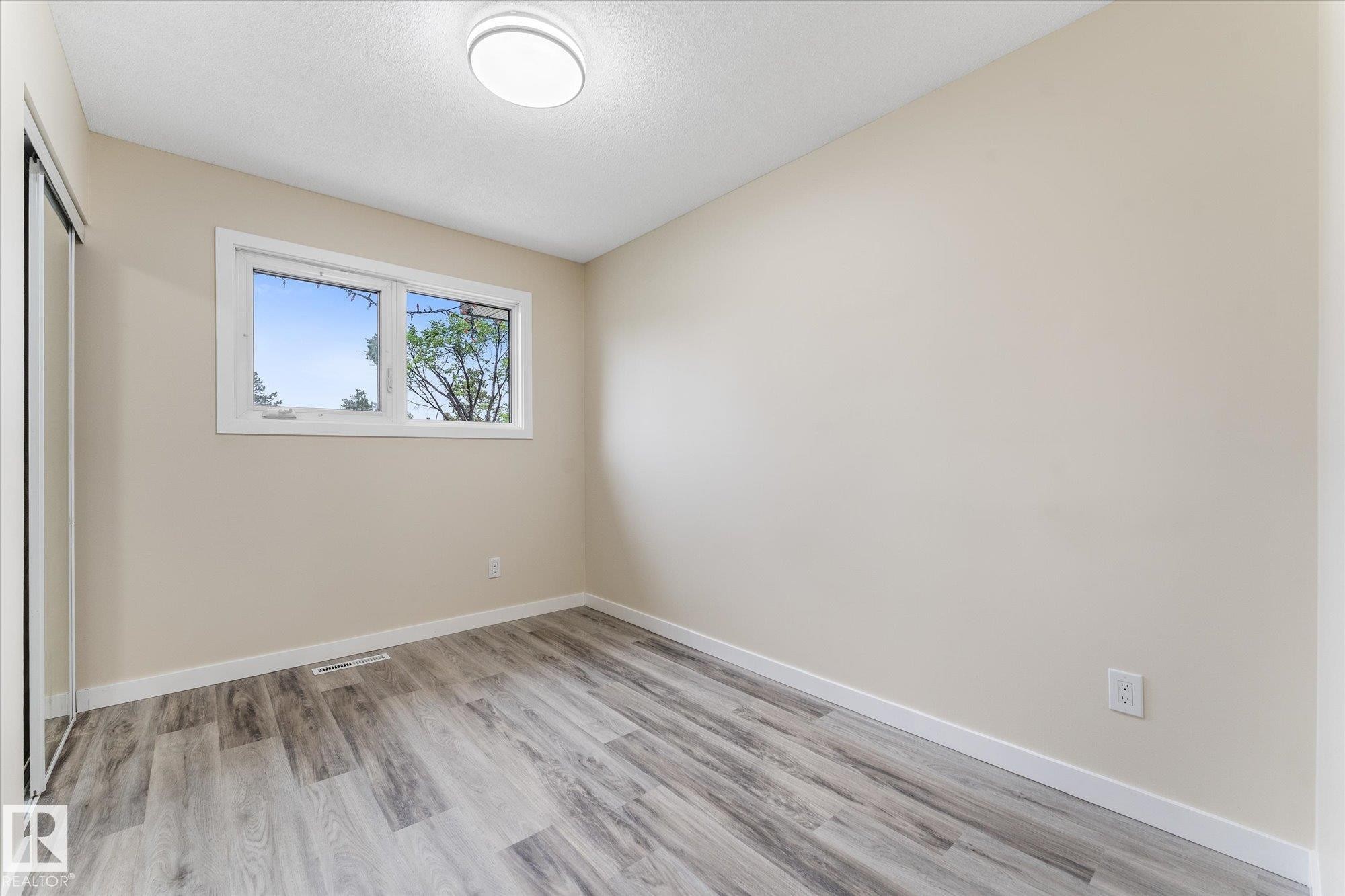 7311 137 Avenue, Edmonton, AB