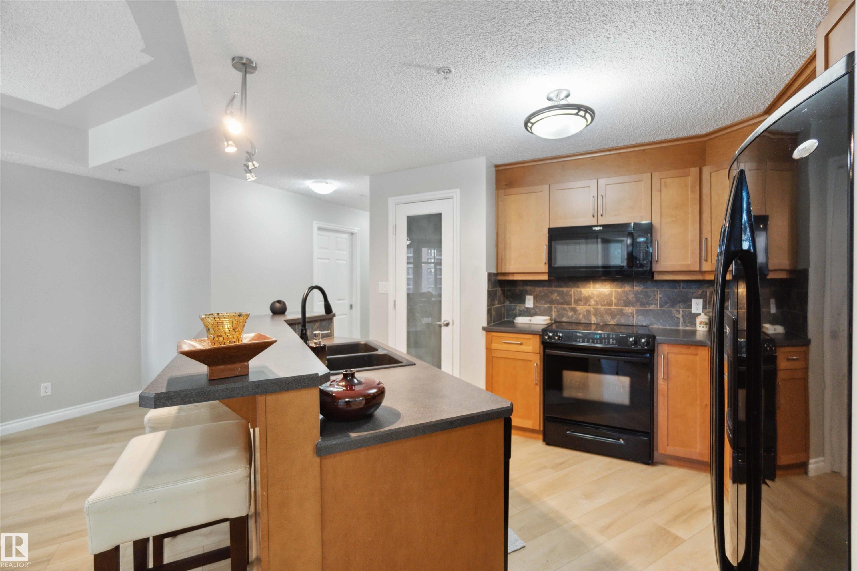 402 9020 Jasper Avenue, Edmonton, AB