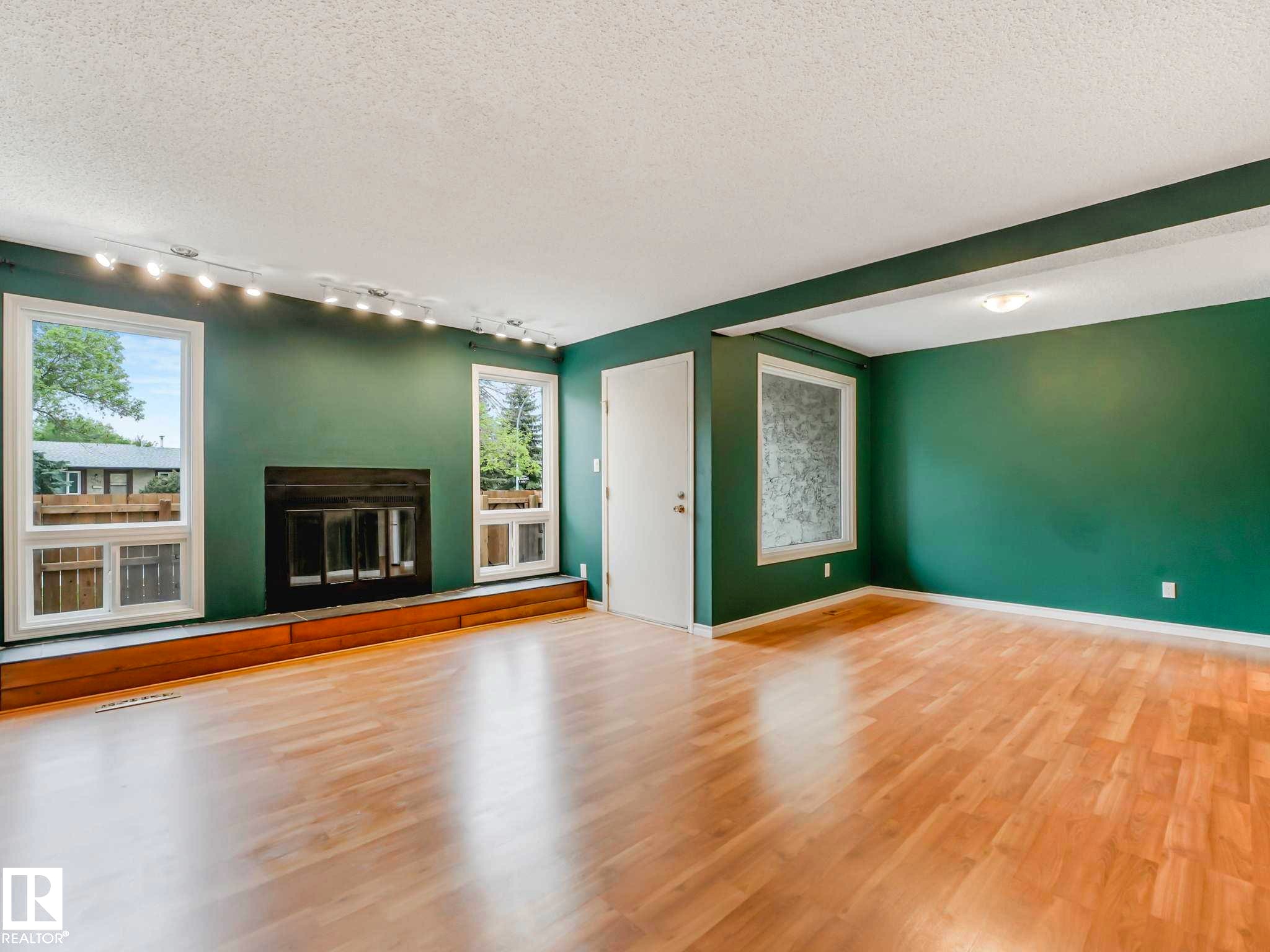 17108 100 Street, Edmonton, AB