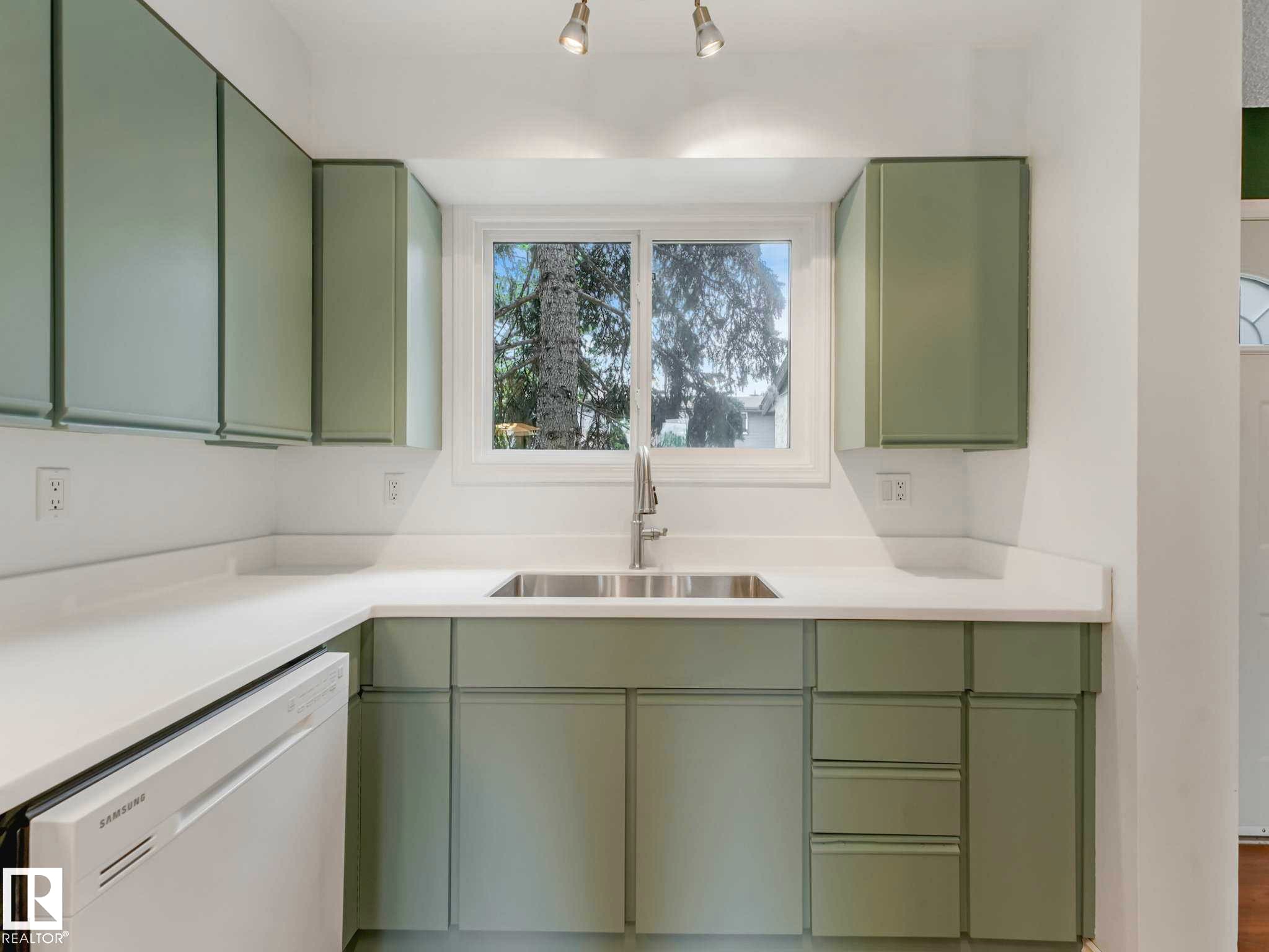 17108 100 Street, Edmonton, AB
