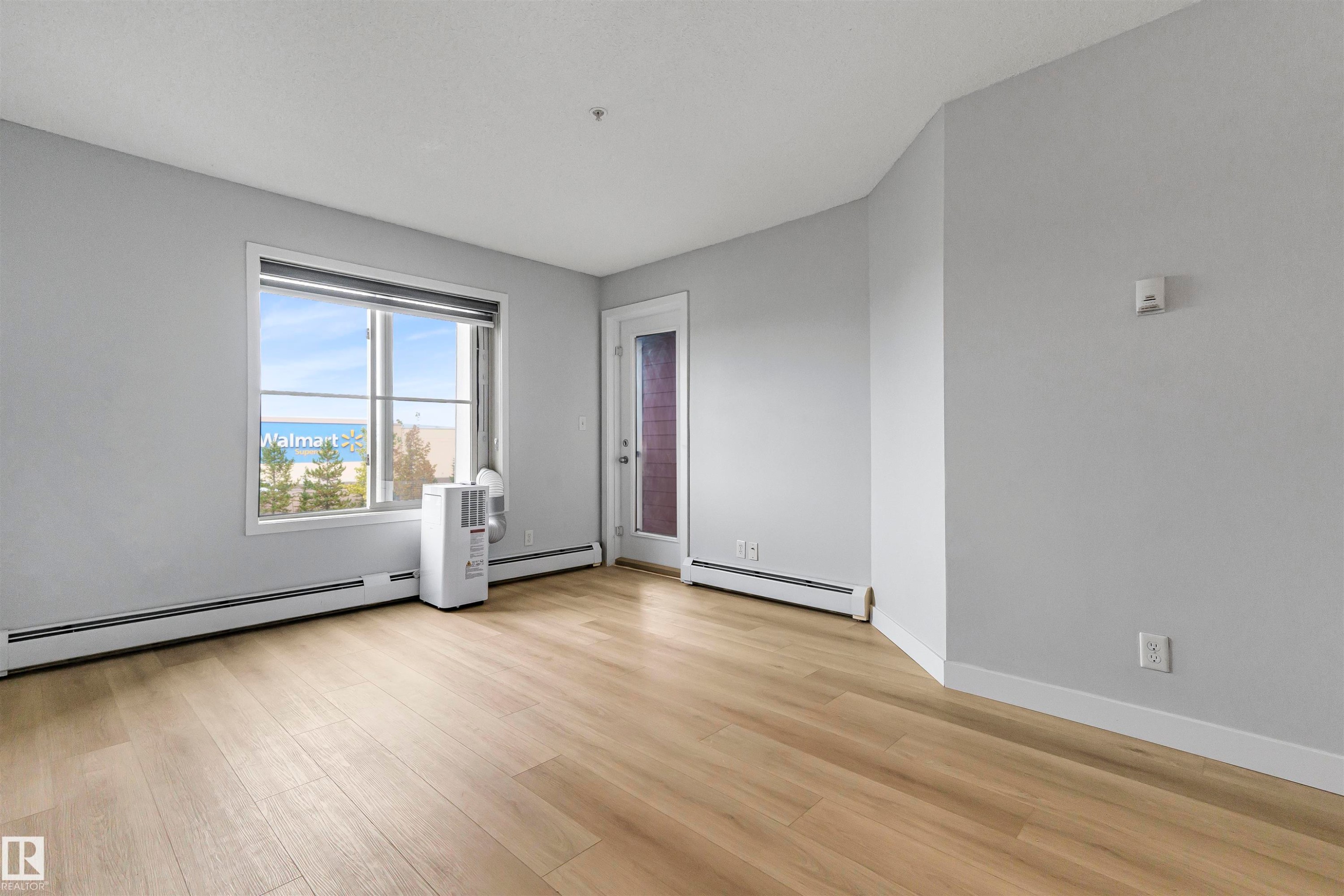 208 107 Watt Common, Edmonton, AB - Indoor Photo Showing Other Room