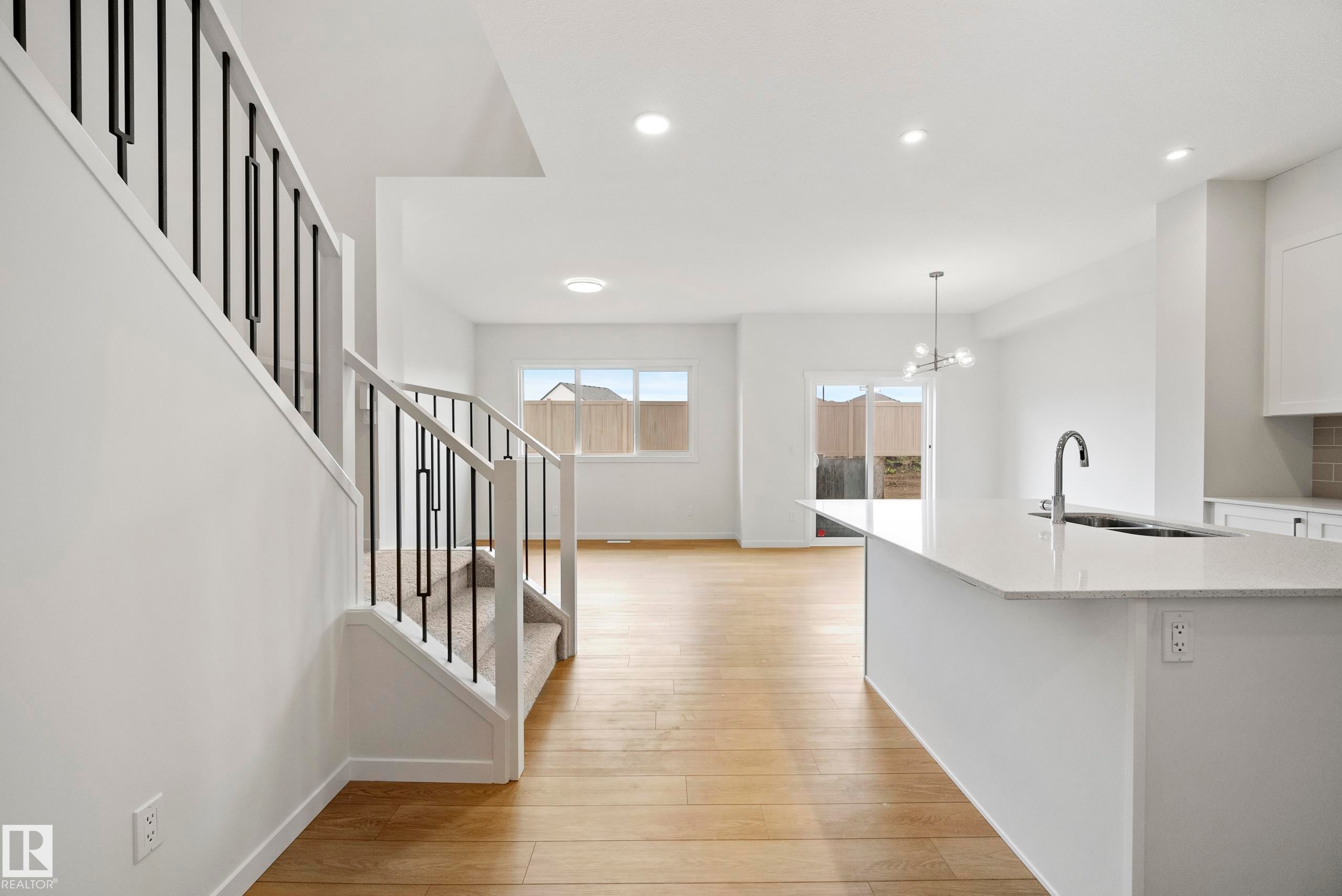 20731 24 Avenue, Edmonton, AB