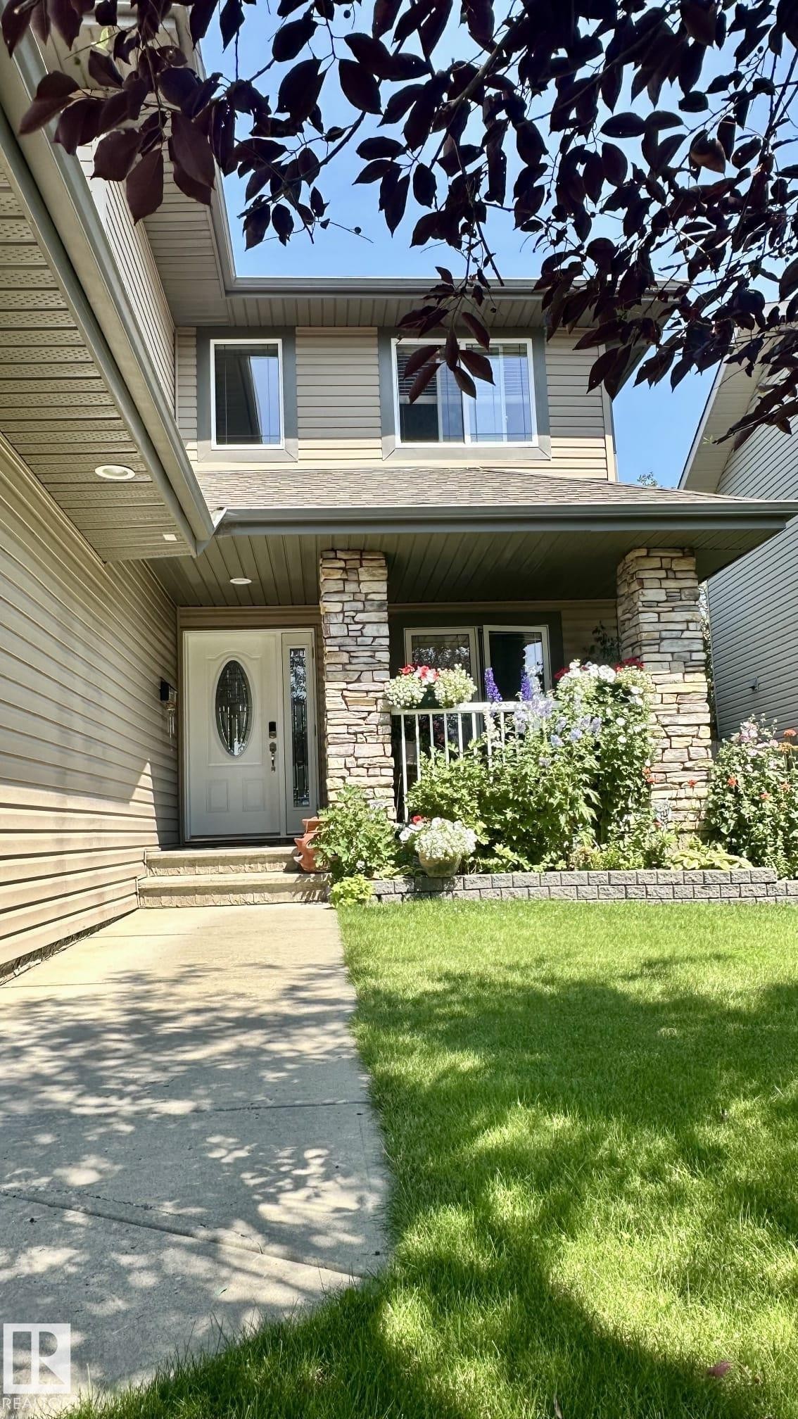 57 Homestead Crescent Nw, Edmonton, AB - Outdoor